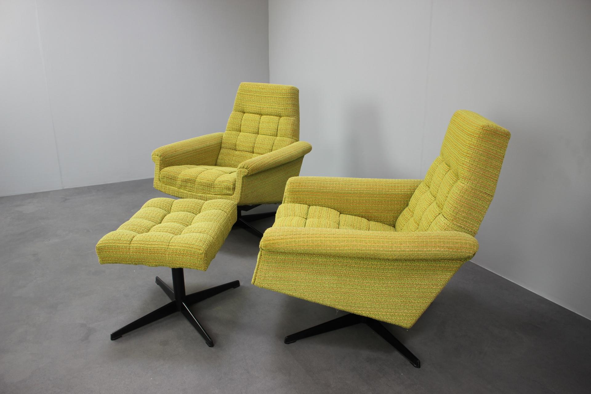 Mid-Century Modern Paire de fauteuils Tabouret du milieu du siècle par Morávek a Munzar, 1970 en vente
