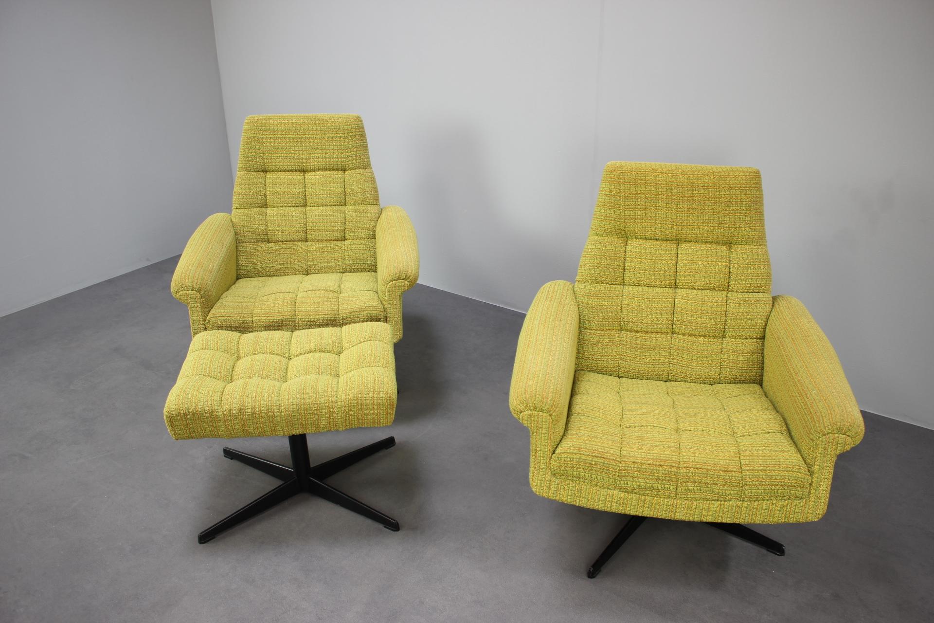 Paire de fauteuils Tabouret du milieu du siècle par Morávek a Munzar, 1970 en vente 1