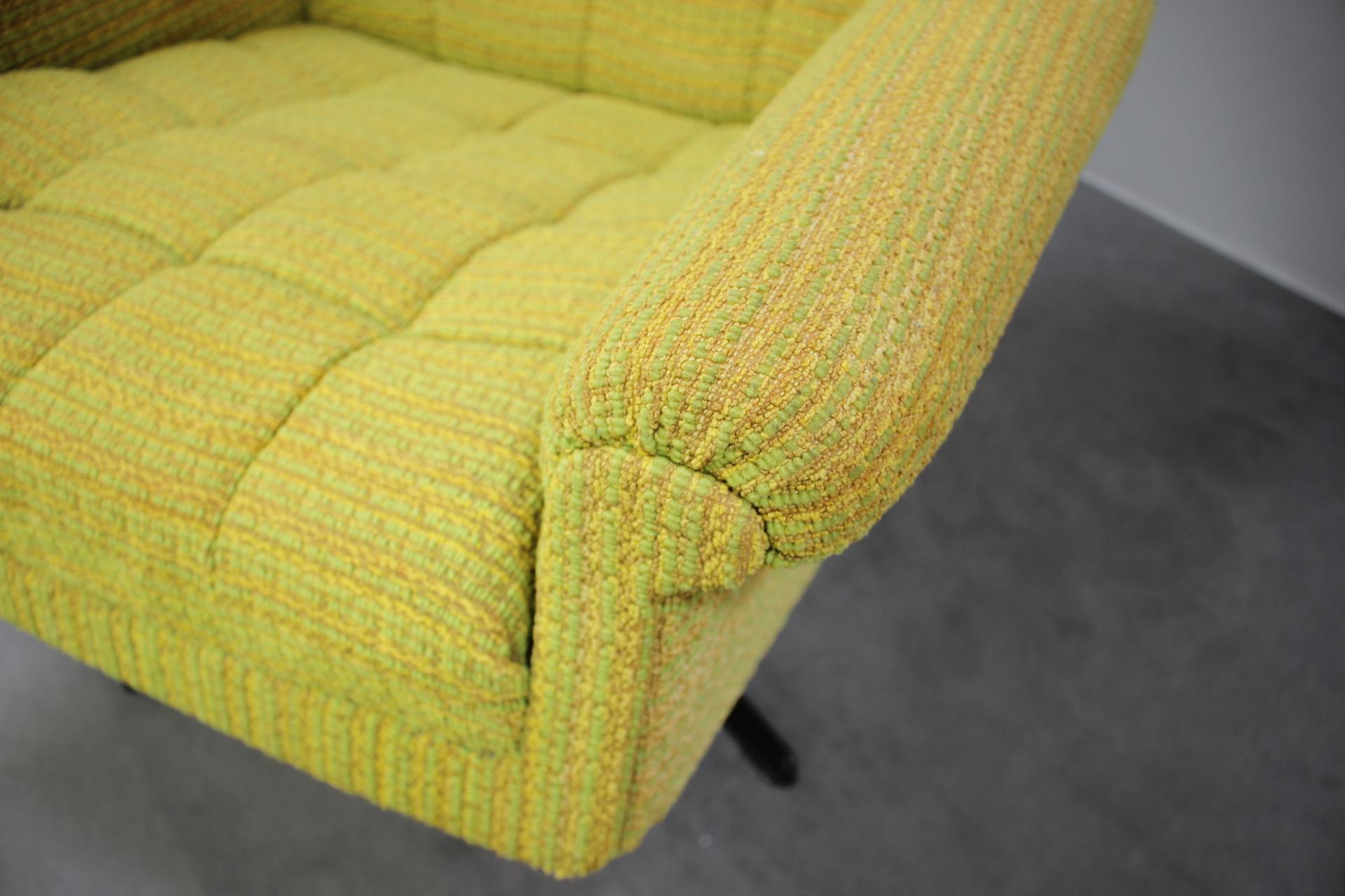 Paire de fauteuils Tabouret du milieu du siècle par Morávek a Munzar, 1970 en vente 2