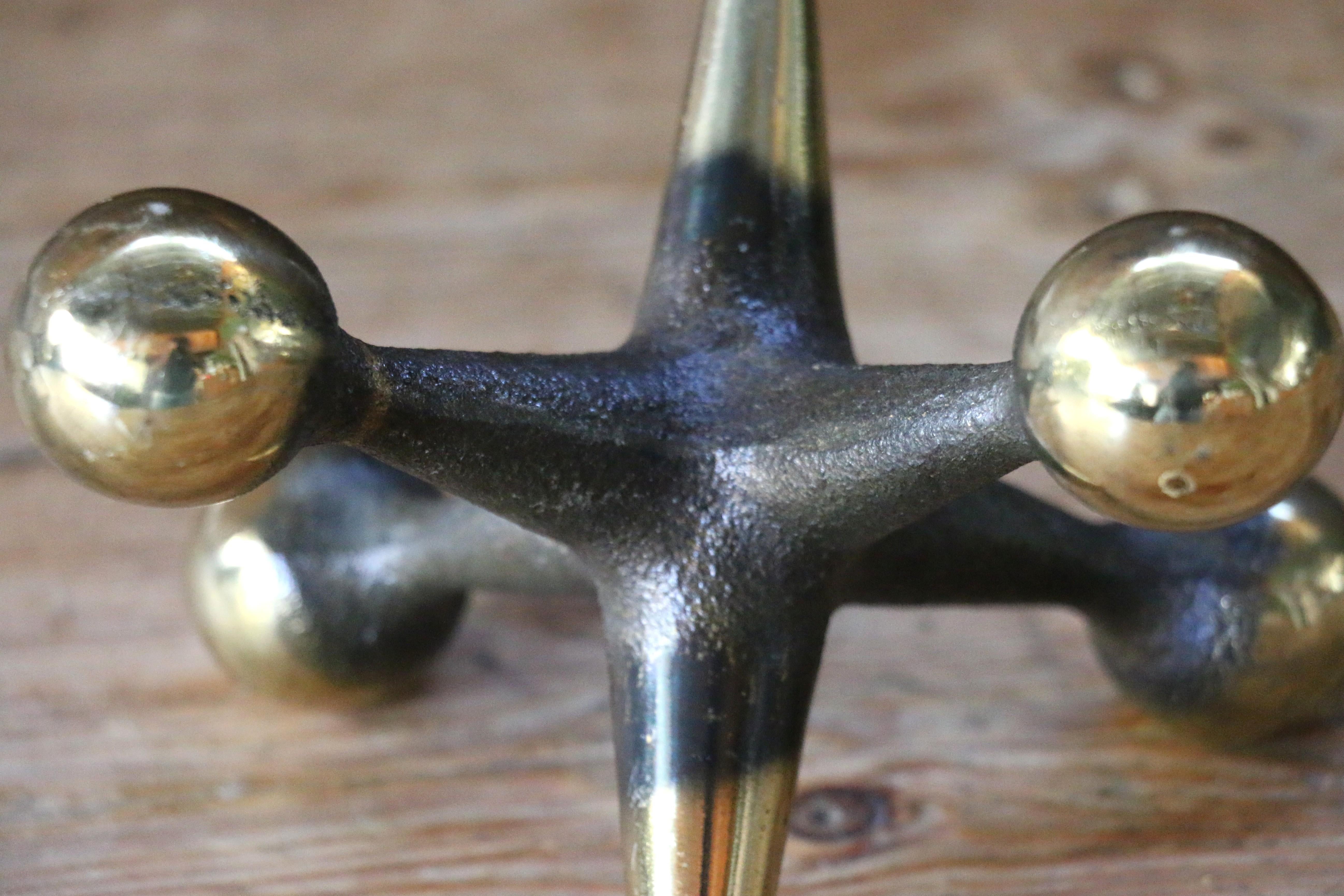 Coppia di sculture di Bill Curry in ottone antico del Mid Century Antiques in vendita 8