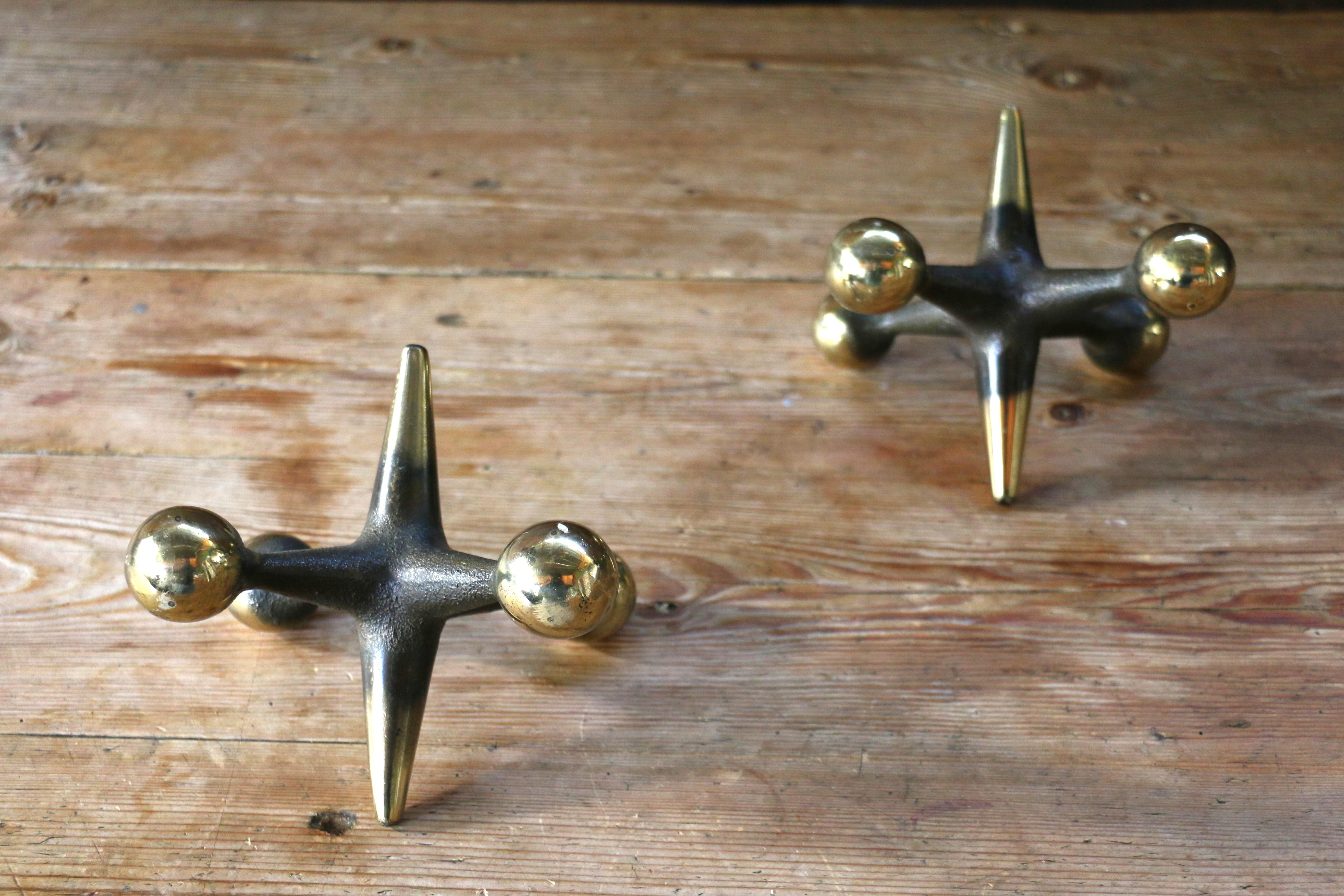 Metallo Coppia di sculture di Bill Curry in ottone antico del Mid Century Antiques in vendita