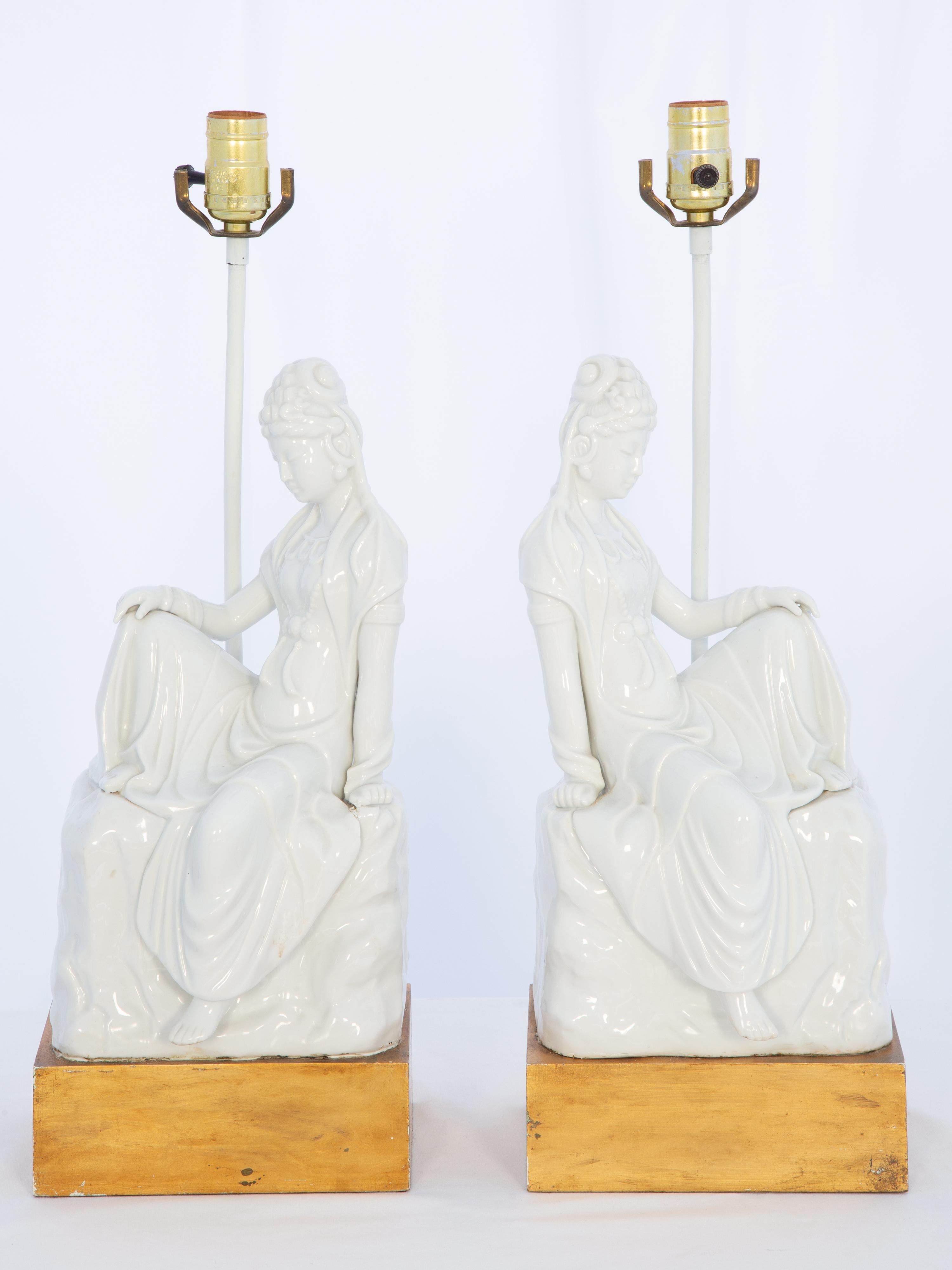 Paar Blanc de Chine Kwan Yin-Lampen aus der Mitte des Jahrhunderts im Zustand „Gut“ im Angebot in West Palm Beach, FL