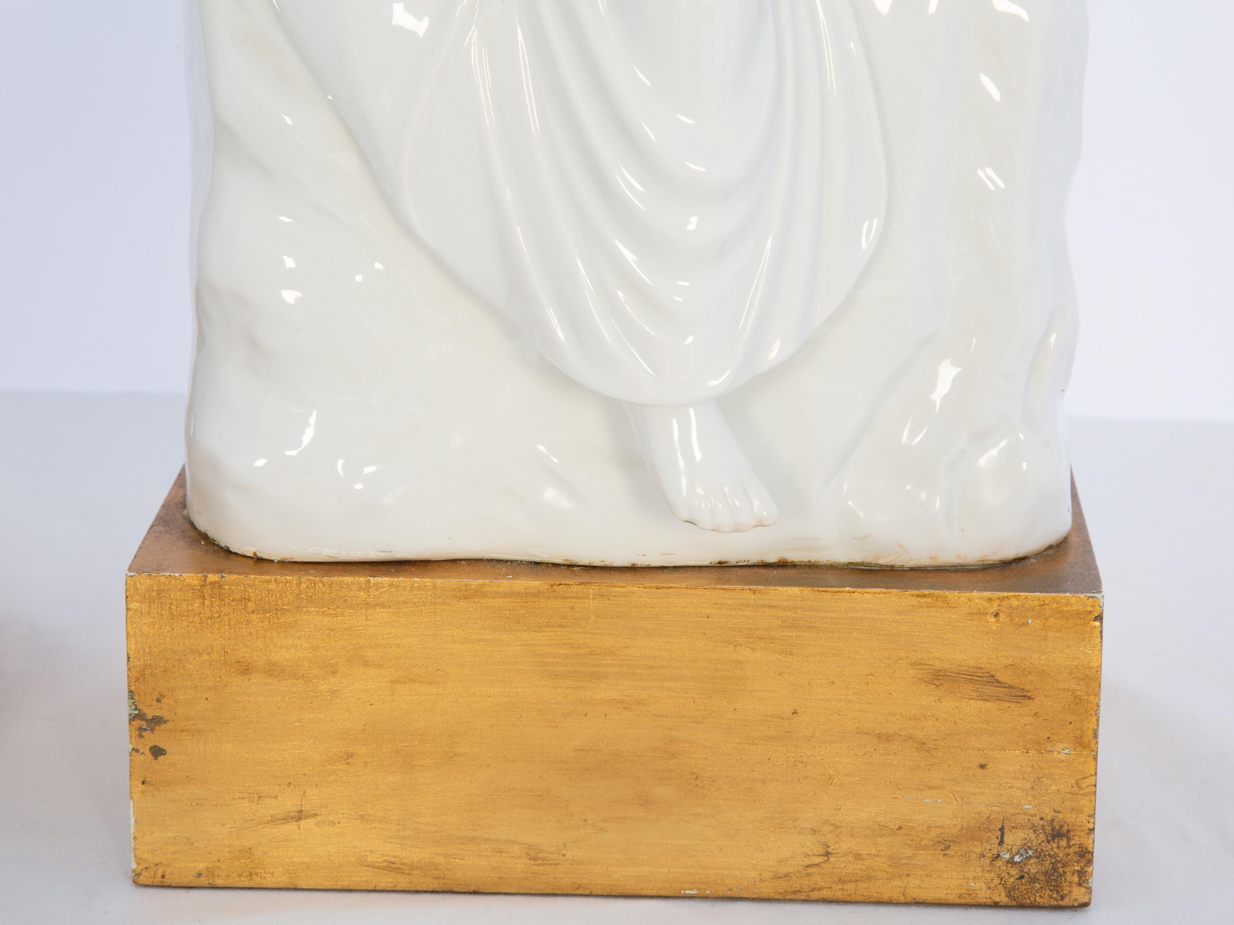Paar Blanc de Chine Kwan Yin-Lampen aus der Mitte des Jahrhunderts (Mitte des 20. Jahrhunderts) im Angebot