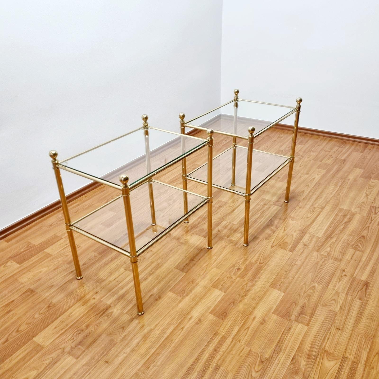 Mid-Century Modern Mid Century Pair of Brass and Glass Bedside or Side Tables, Italy 80s For Sale