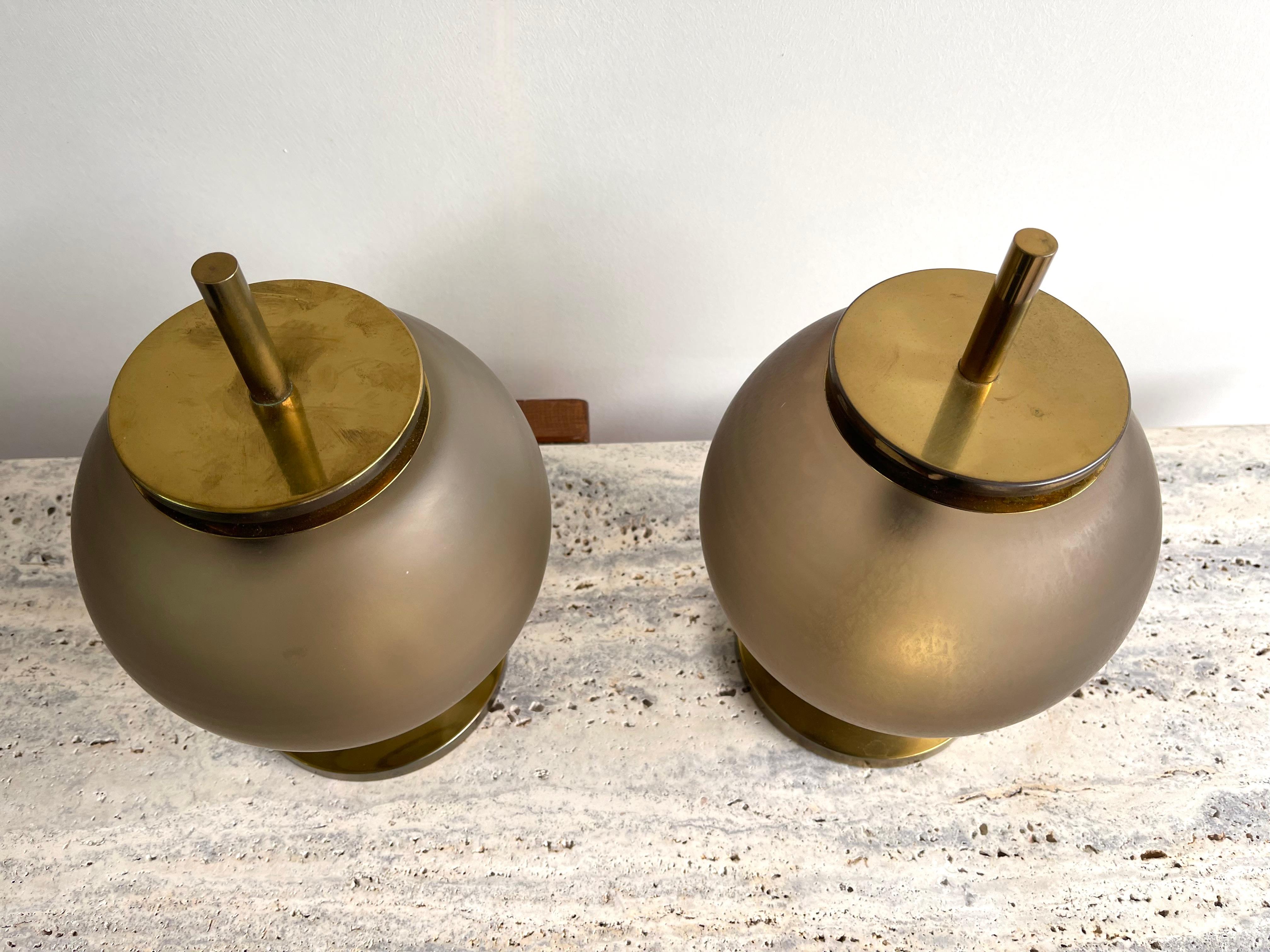 Mid-Century Pair of Brass and Murano Glass Lamps by Artemide, Italy, 1960s 7