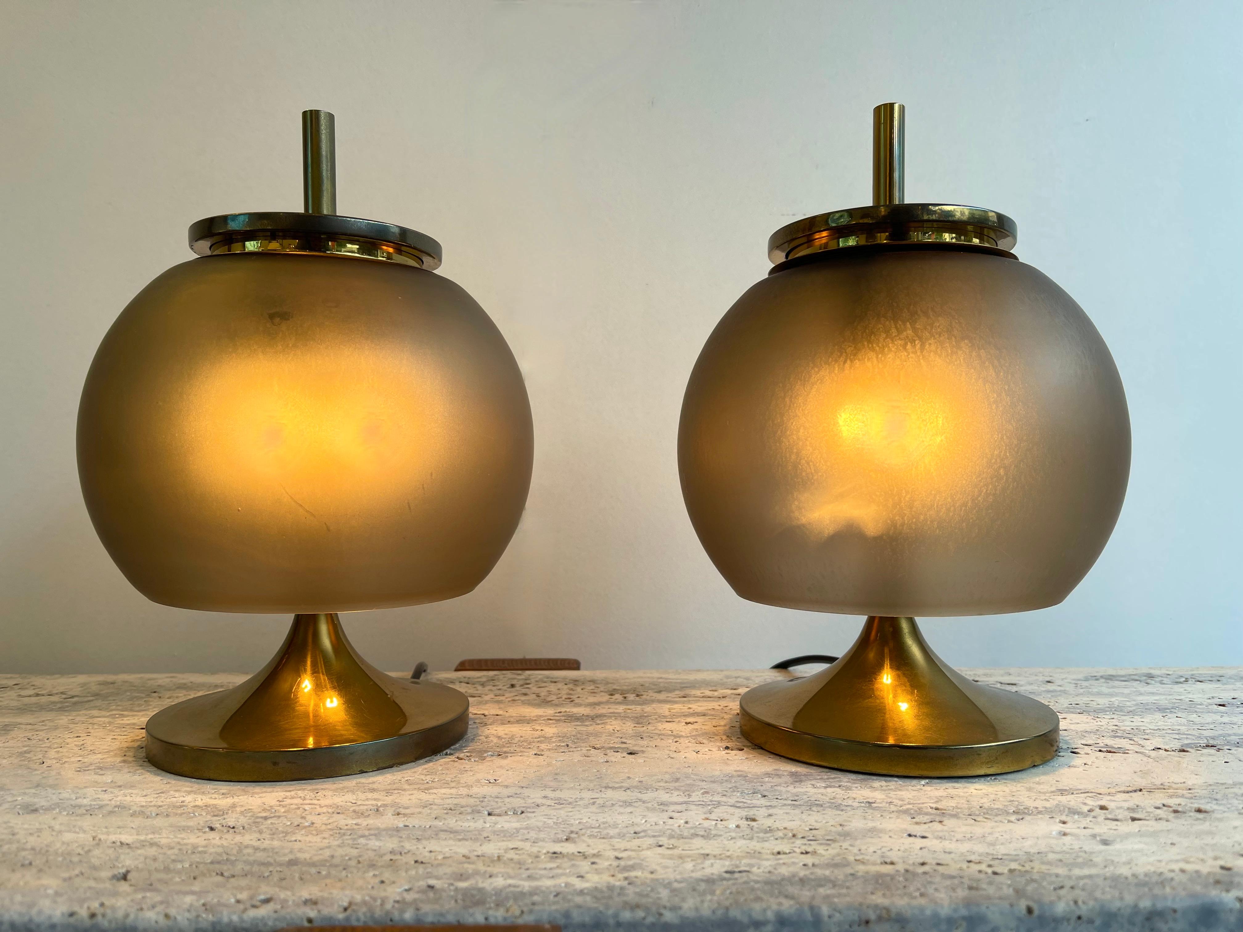 Mid-Century Pair of Brass and Murano Glass Lamps by Artemide, Italy, 1960s 8