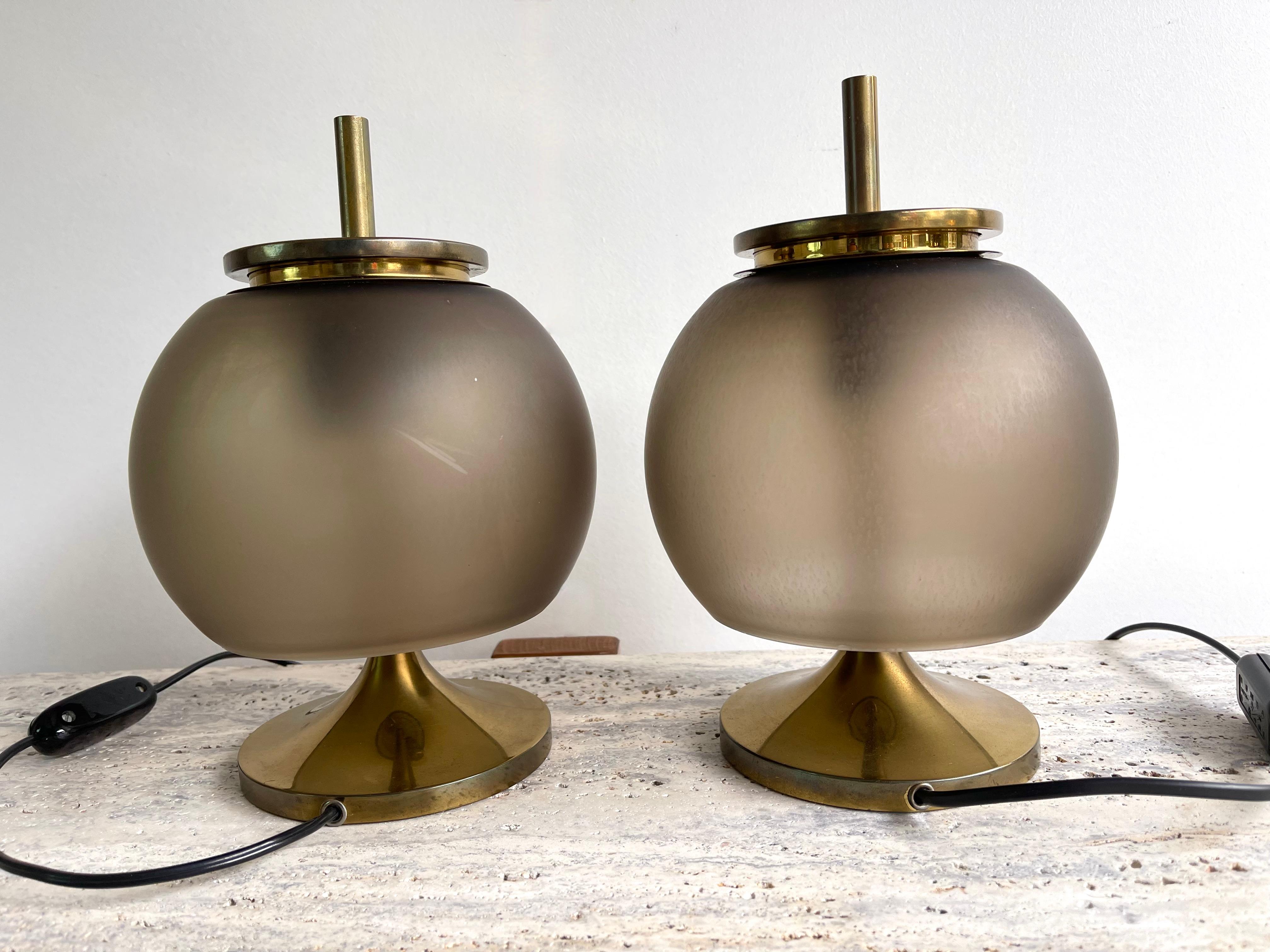 Mid-Century Modern Mid-Century Pair of Brass and Murano Glass Lamps by Artemide, Italy, 1960s