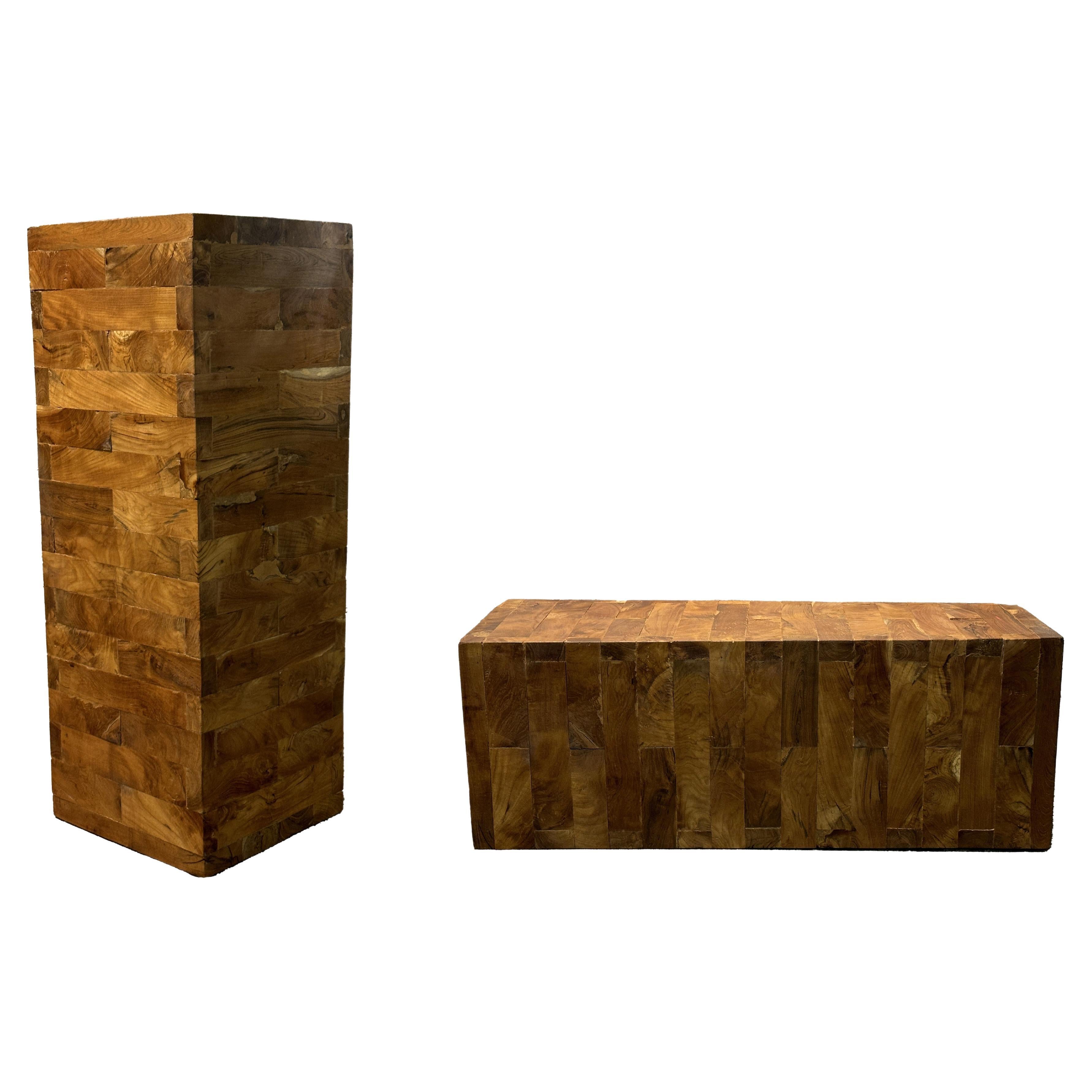 Brutalistisches Paar Pedestale/Bänke aus gemischtem Wood Grain aus der Jahrhundertmitte 