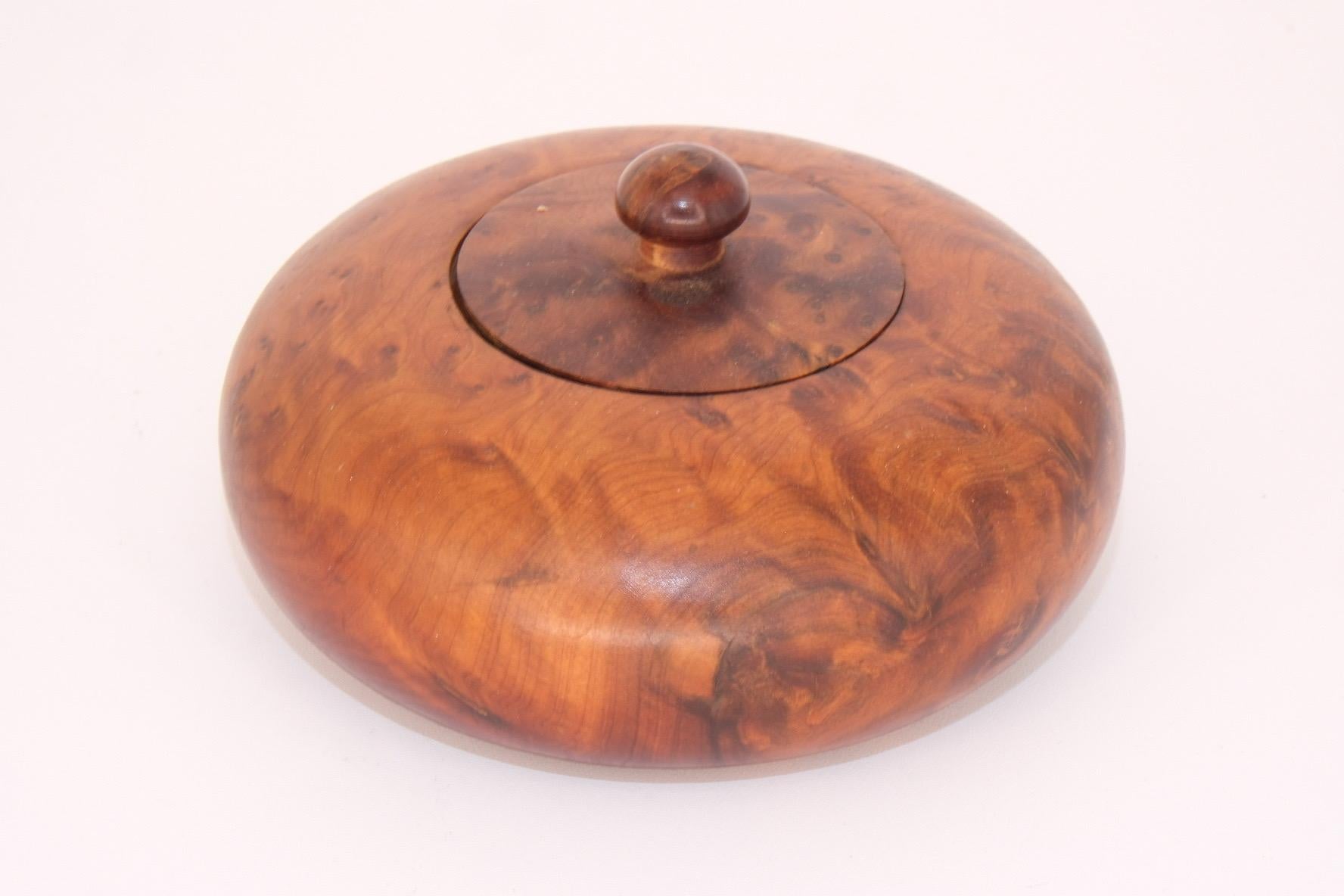 Pareja de Cajas de Madera de Burl de Mediados de Siglo con Rara Veta a Juego en venta 9