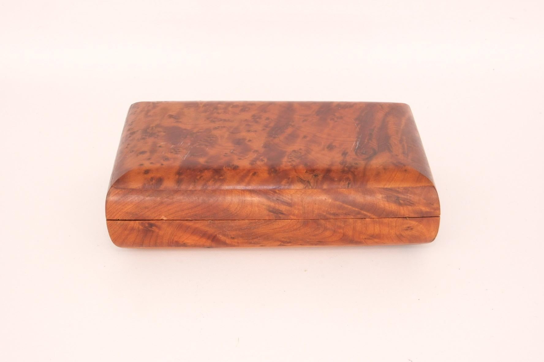 Pareja de Cajas de Madera de Burl de Mediados de Siglo con Rara Veta a Juego en Bueno estado para la venta en Los Angeles, CA