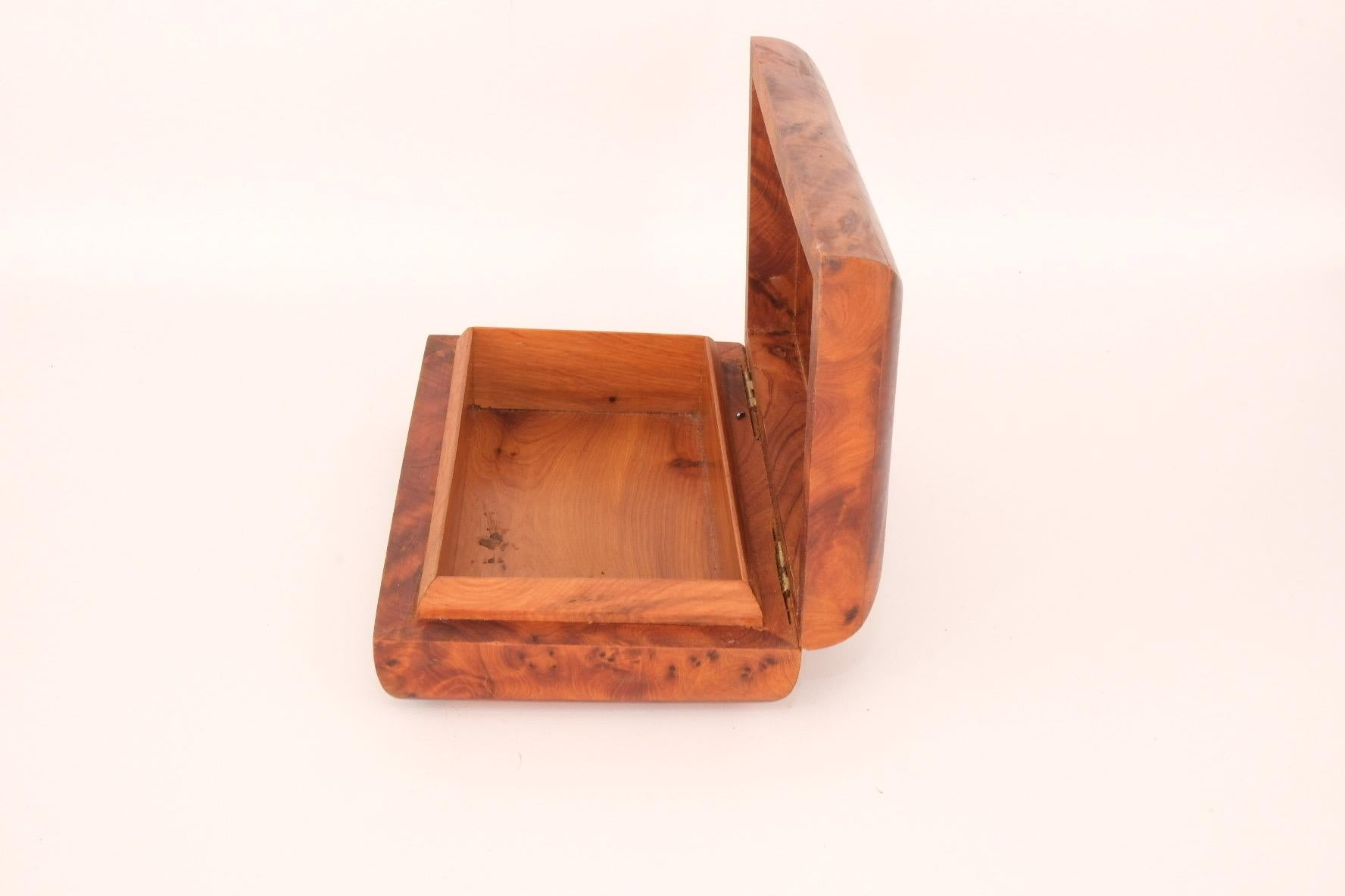 Pareja de Cajas de Madera de Burl de Mediados de Siglo con Rara Veta a Juego Madera de burl en venta