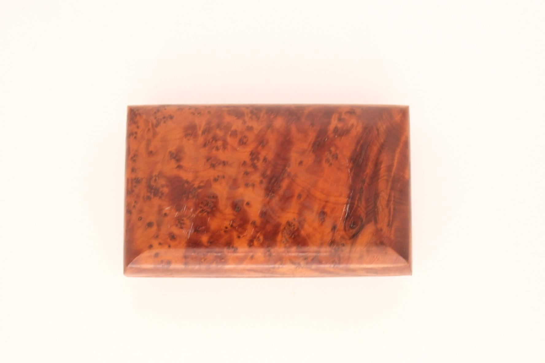 Pareja de Cajas de Madera de Burl de Mediados de Siglo con Rara Veta a Juego en venta 2