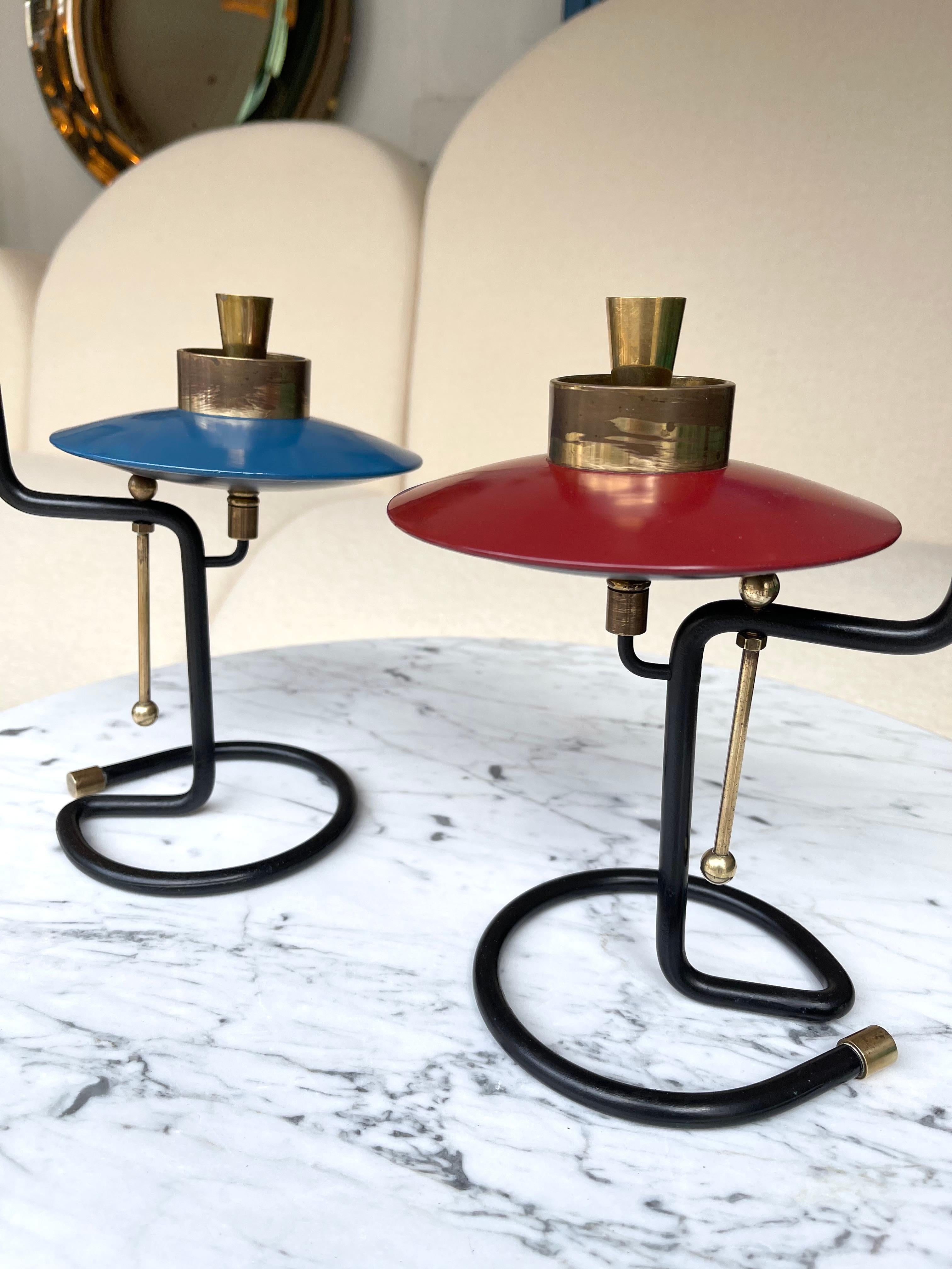 Mid Century Pair of Candle Holders Lacquered Metal and Brass. Italy, 1950s In Good Condition For Sale In SAINT-OUEN, FR