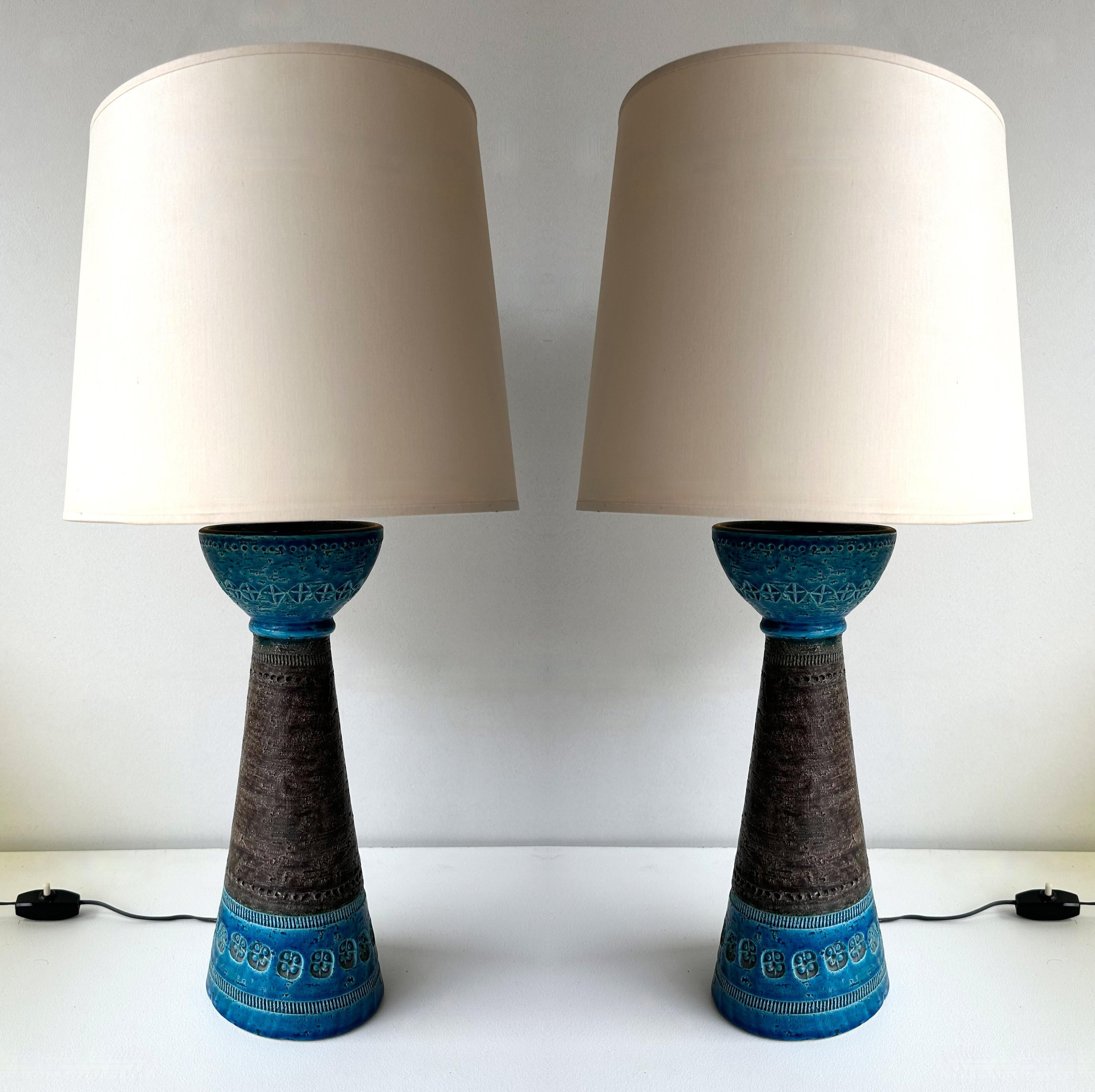 Coppia di lampade in ceramica blu Rimini di Bitossi. Italia, anni '70 in vendita 5
