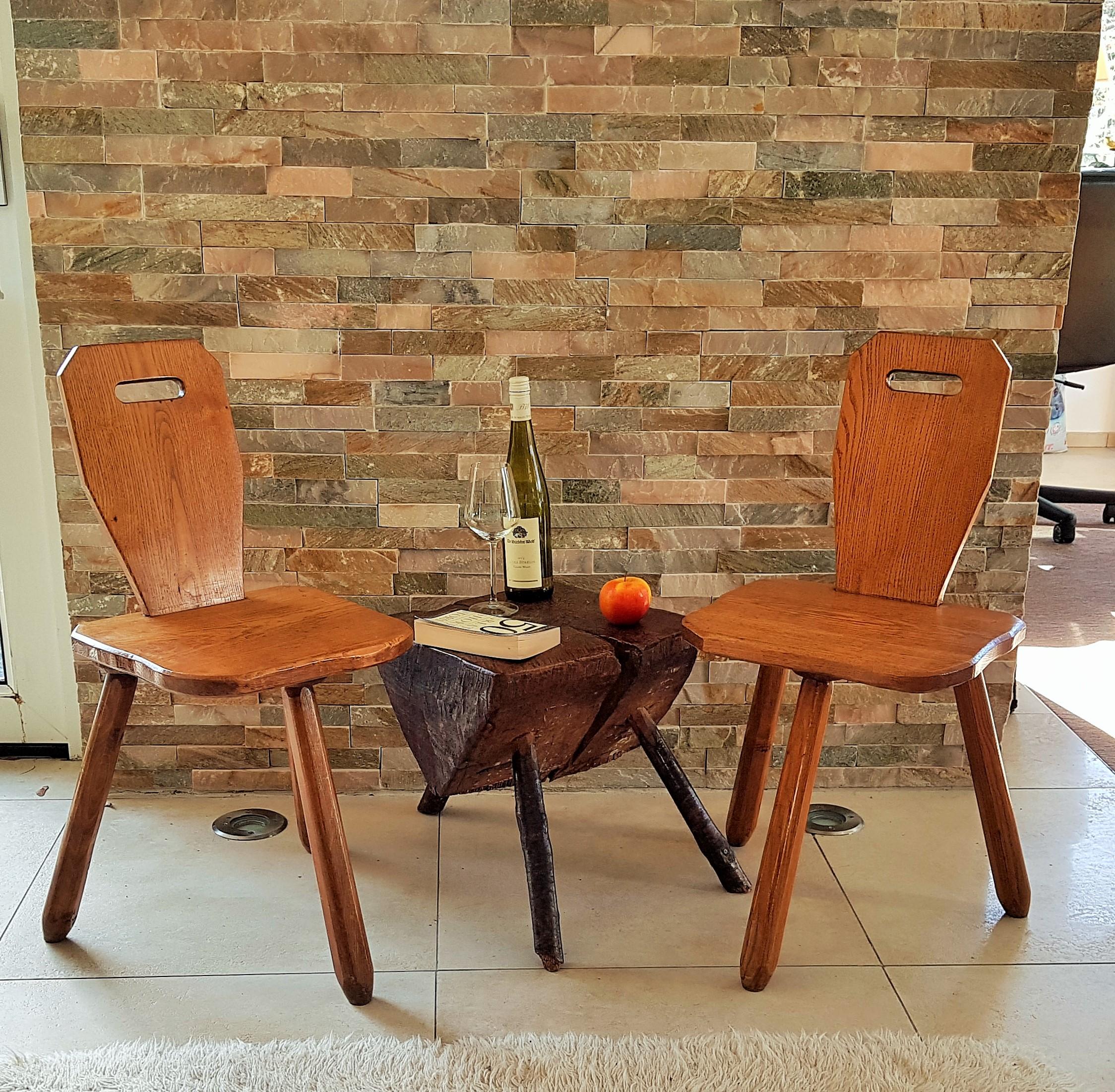 Milieu du XXe siècle Paire de chaises-tabourets rustiques primitives du milieu du siècle dernier de style Perriand Les Arcs, années 1950 en vente