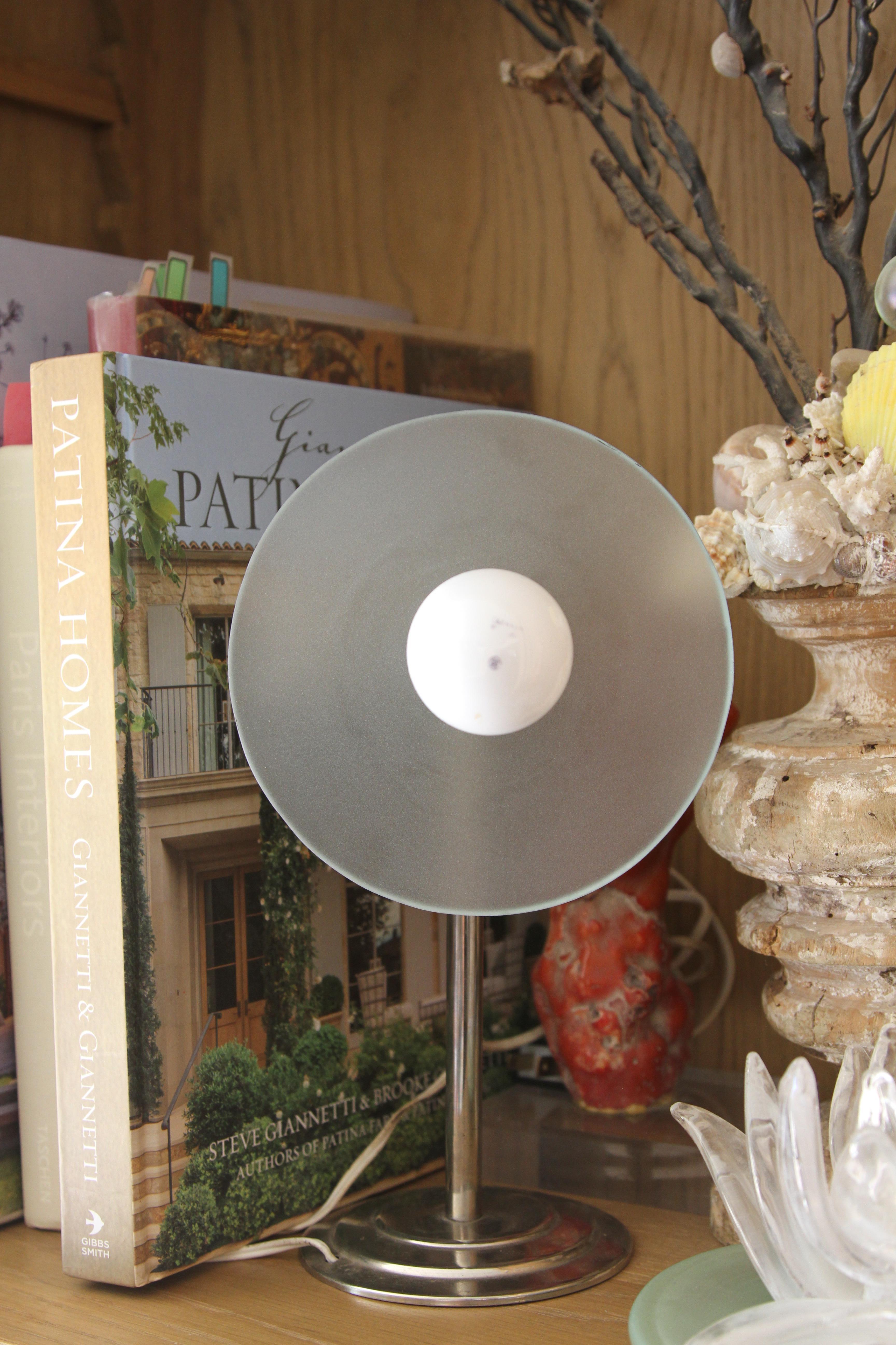 Plaqué Paire de lampes chrome du milieu du siècle dernier en vente