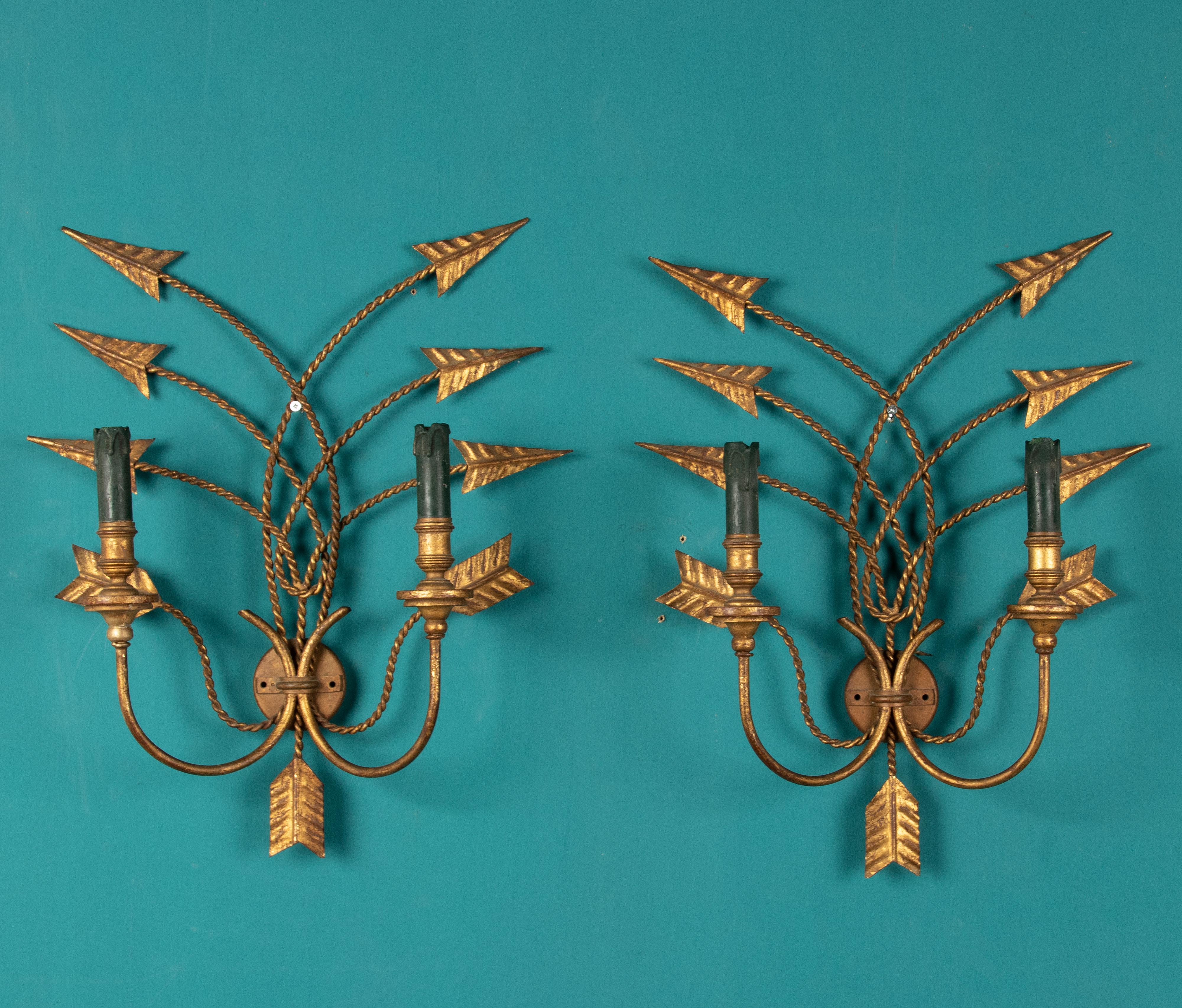Mid-Century Pair of Copper Wall Sconces with Arrows For Sale 7