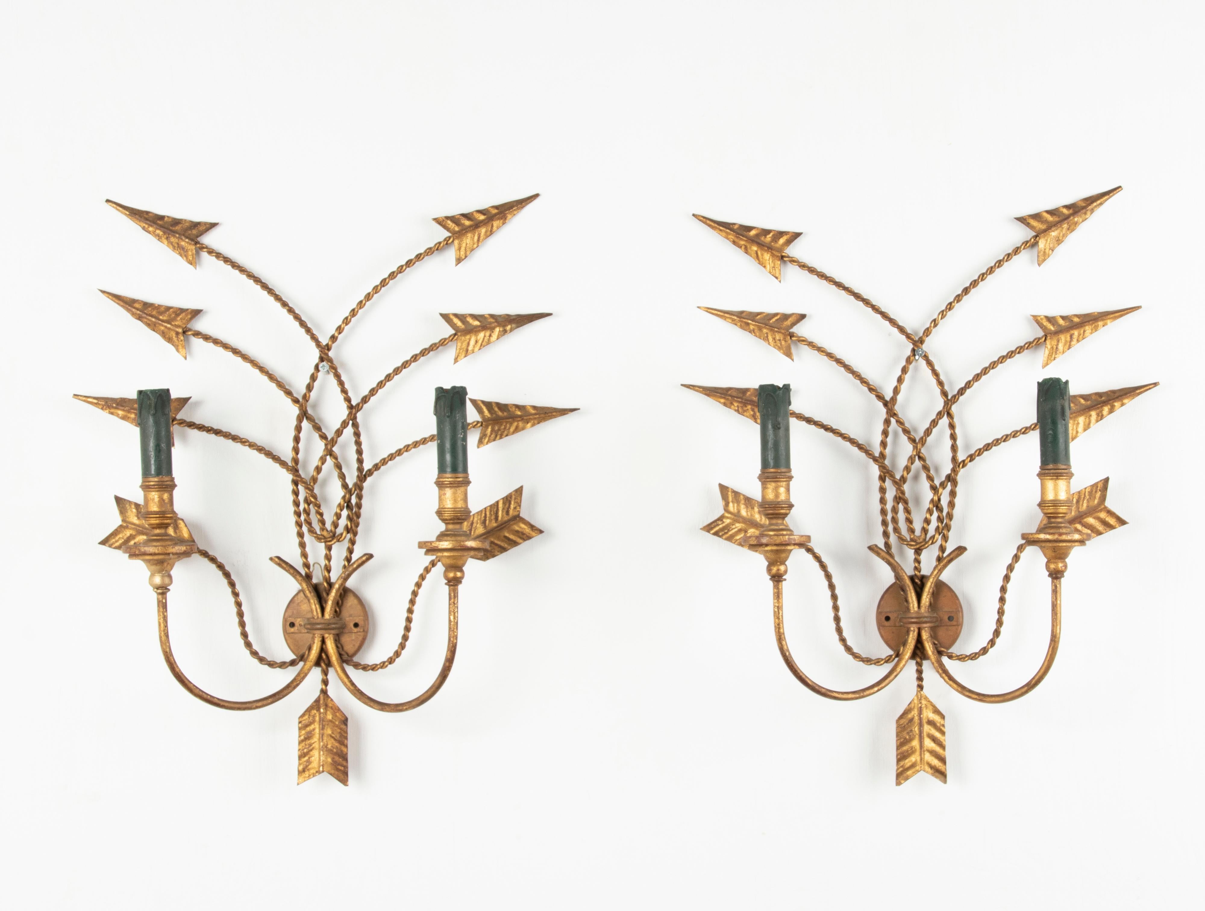 Mid-Century Modern Mid-Century Pair of Copper Wall Sconces with Arrows For Sale