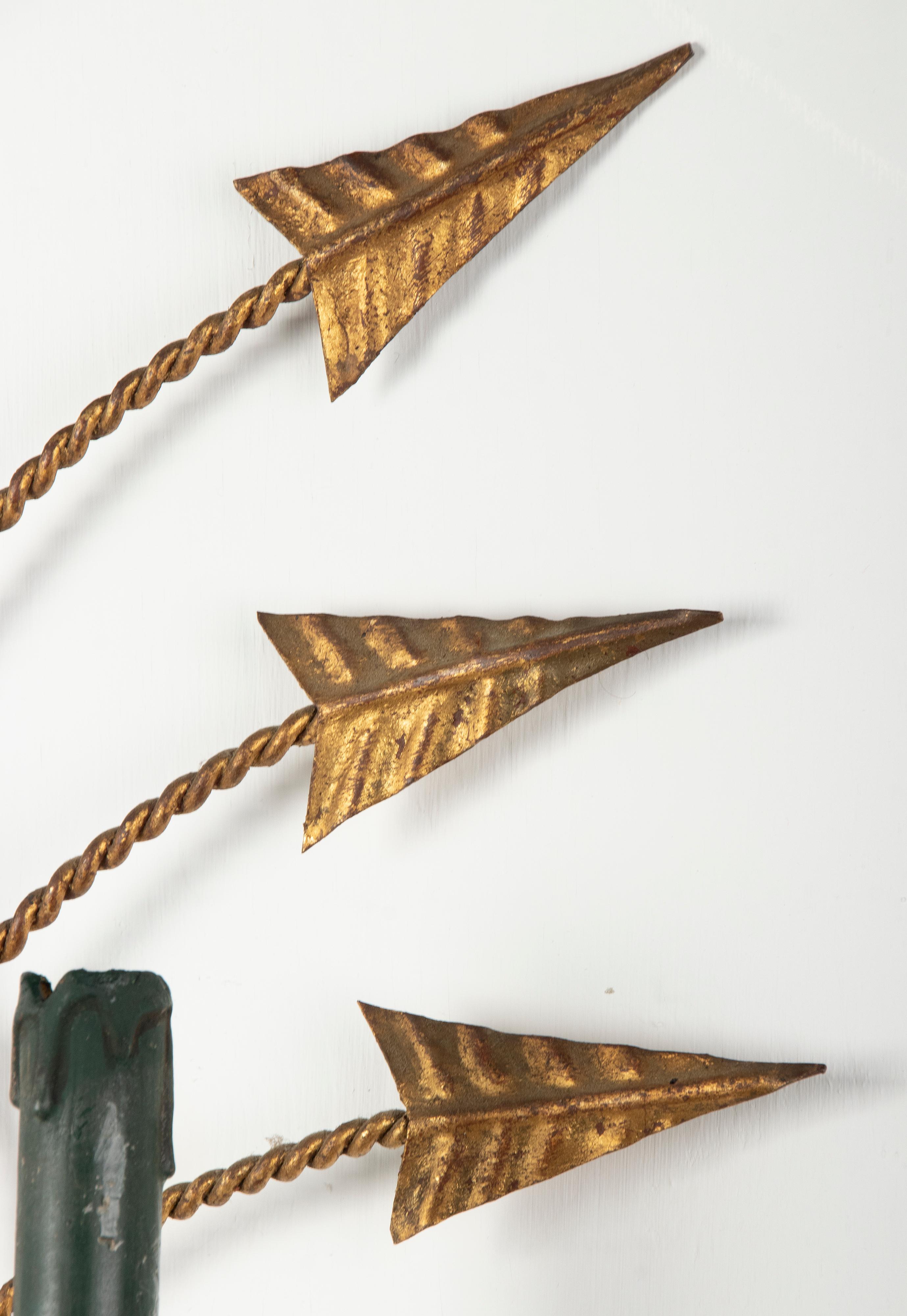 Mid-Century Pair of Copper Wall Sconces with Arrows In Good Condition For Sale In Casteren, Noord-Brabant