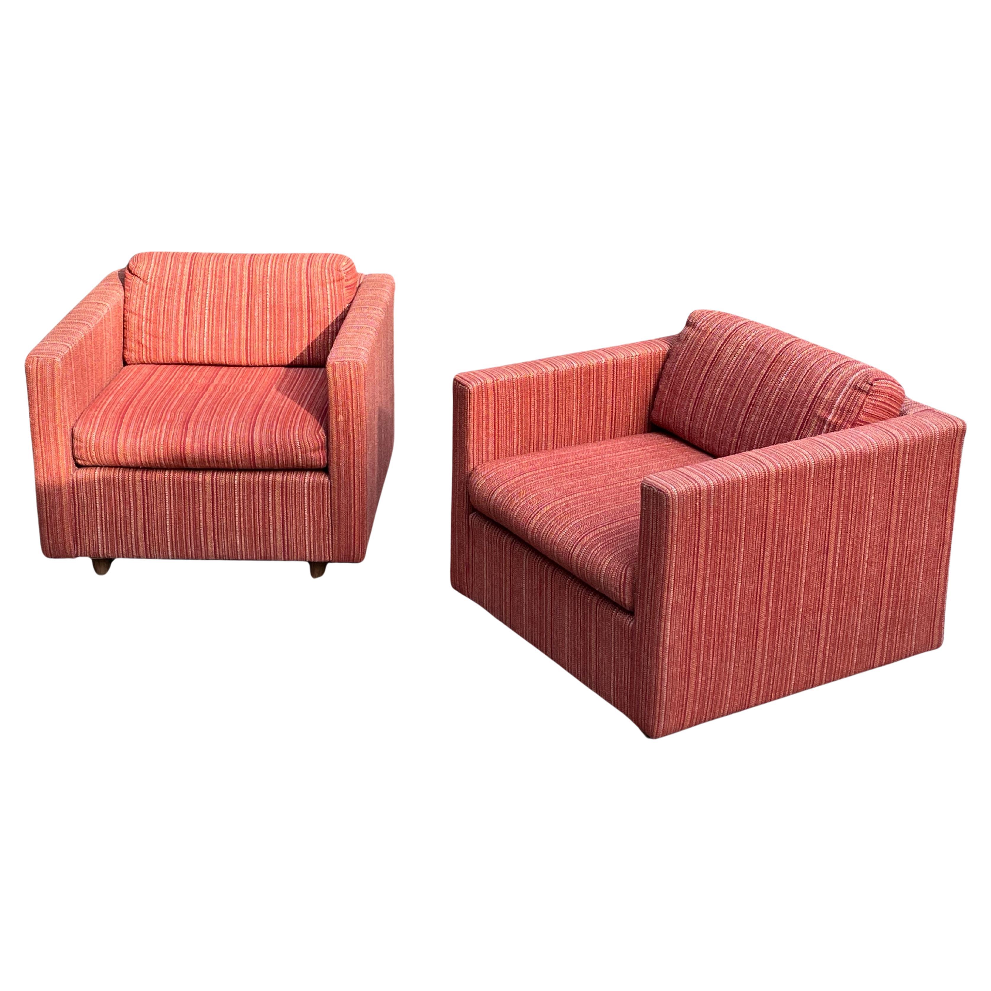 Mid-Century Pair of Cube Lounge Chairs - Circa 1970s 3