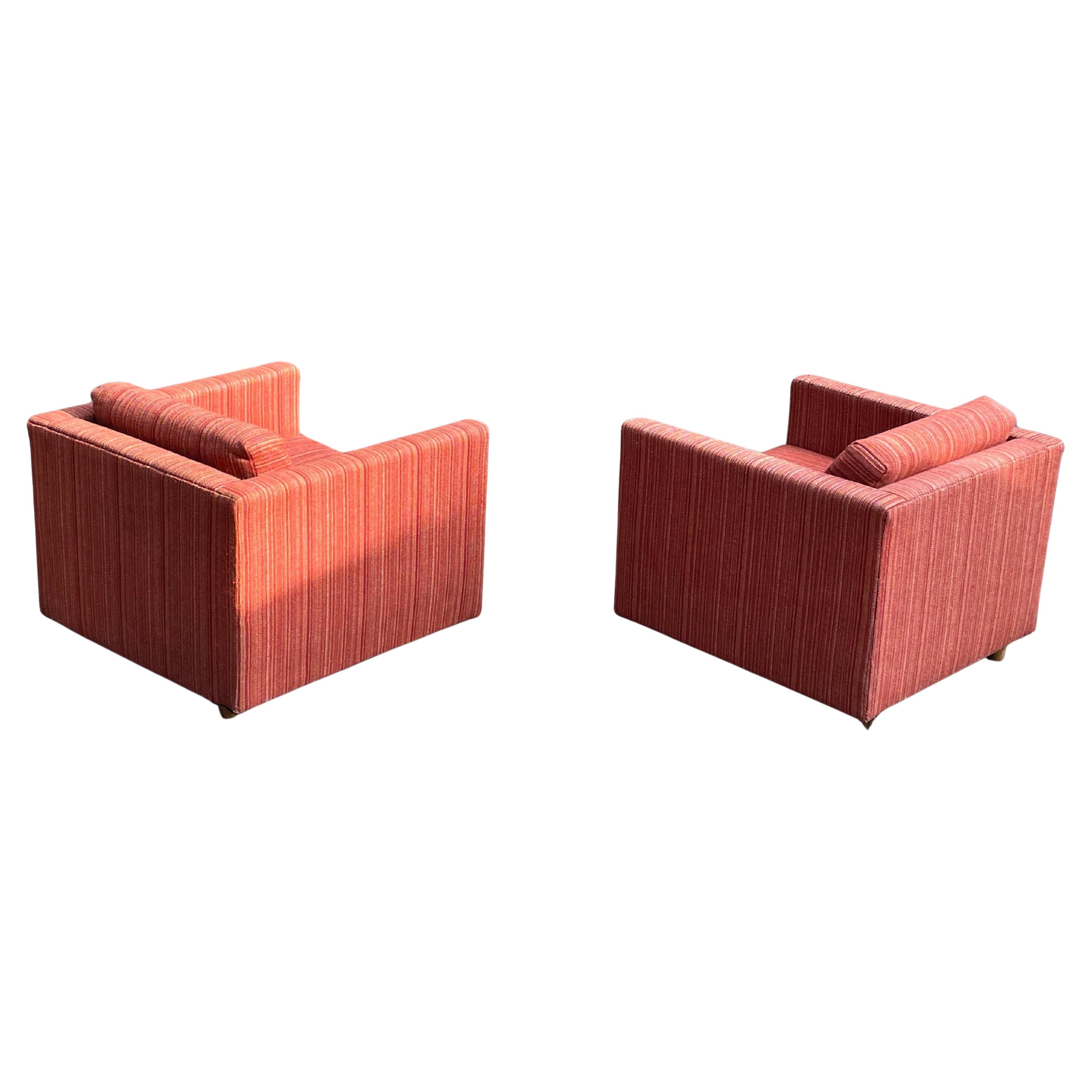 Mid-Century Pair of Cube Lounge Chairs - Circa 1970s 4