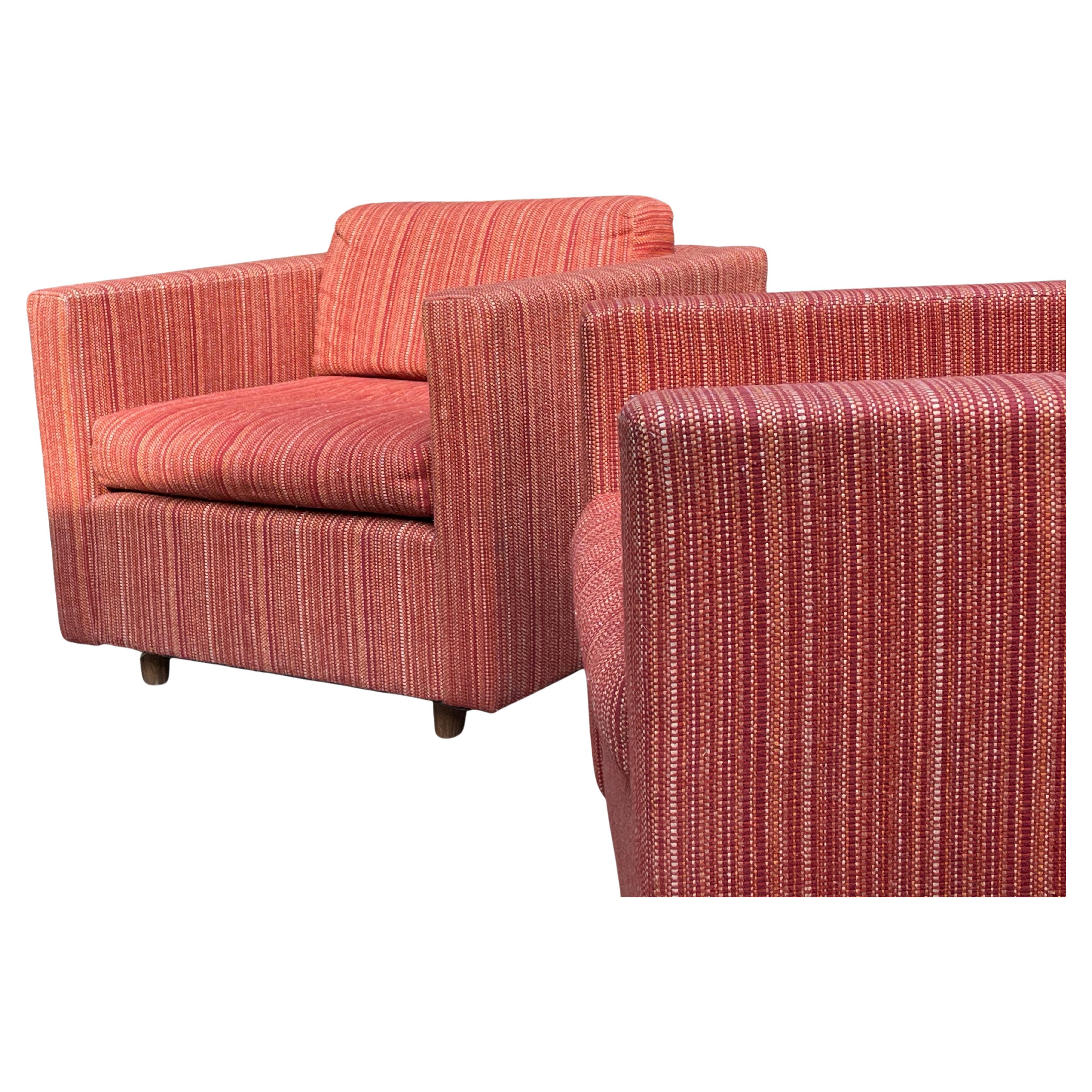 Mid-Century Pair of Cube Lounge Chairs - Circa 1970s In Good Condition In Los Angeles, CA