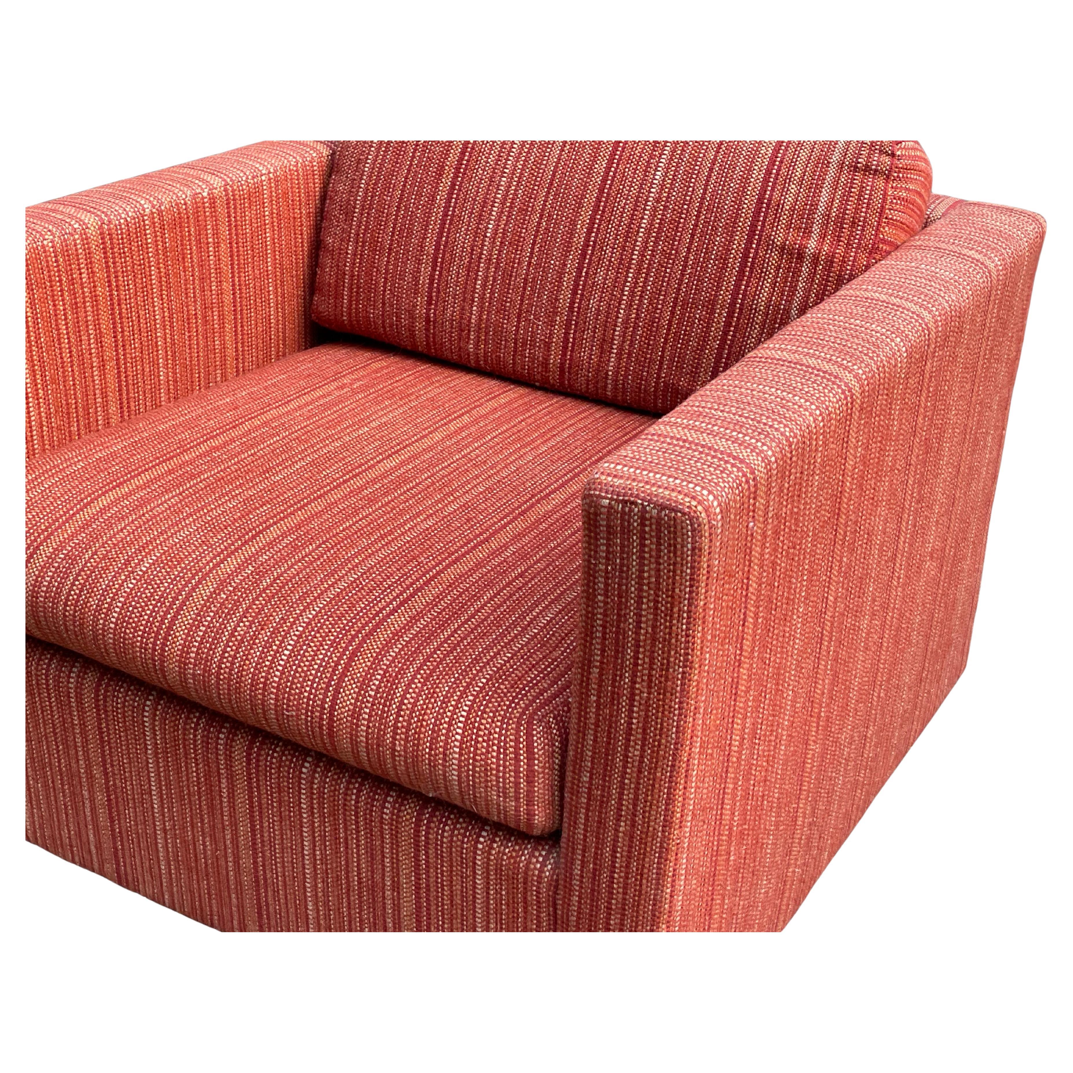 Mid-Century Pair of Cube Lounge Chairs - Circa 1970s 2