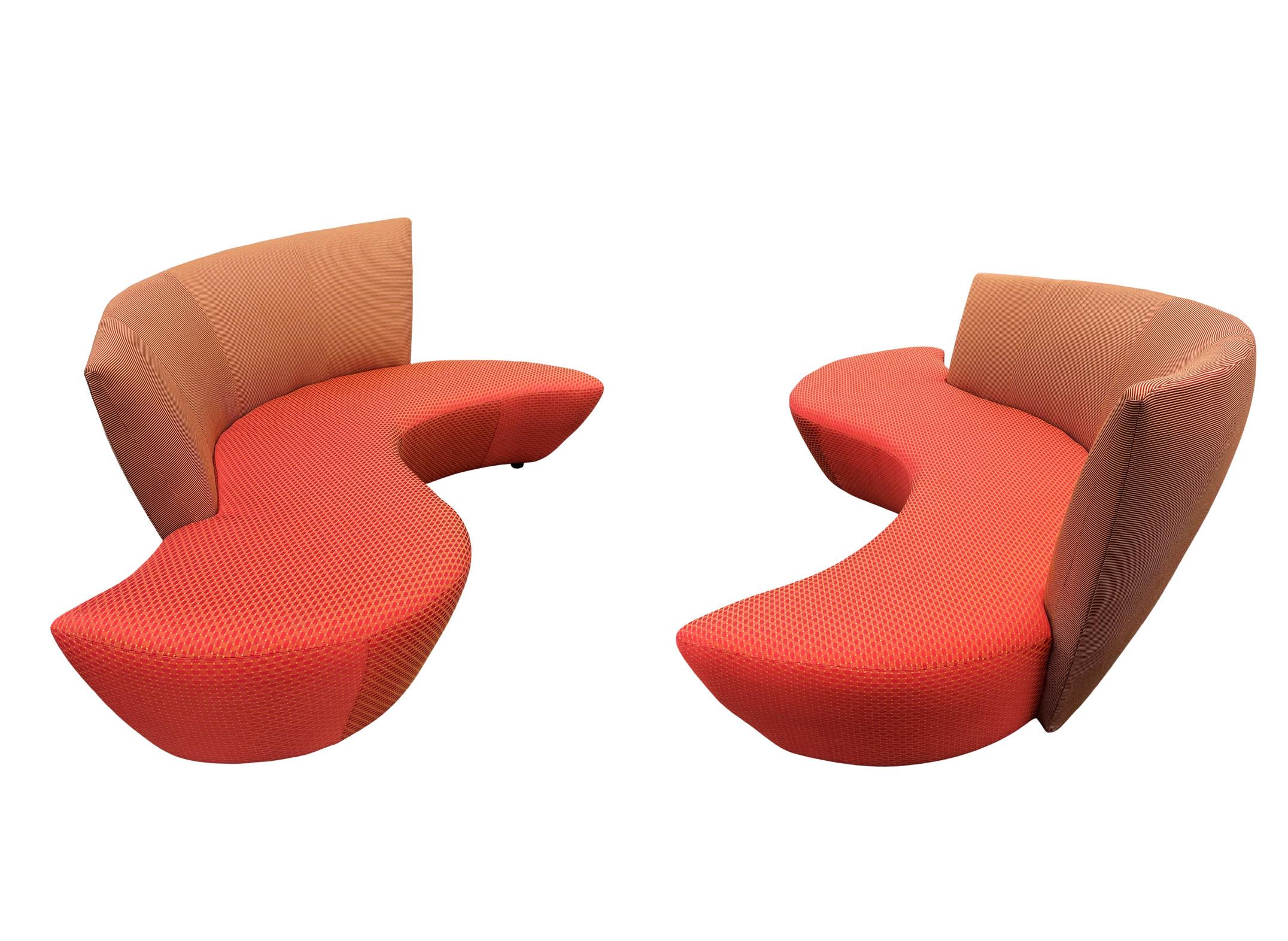 Midcentury Pair of Curved Serpentine Bilboa Sofas by Vladimir Kagan for Preview In Good Condition In Philadelphia, PA