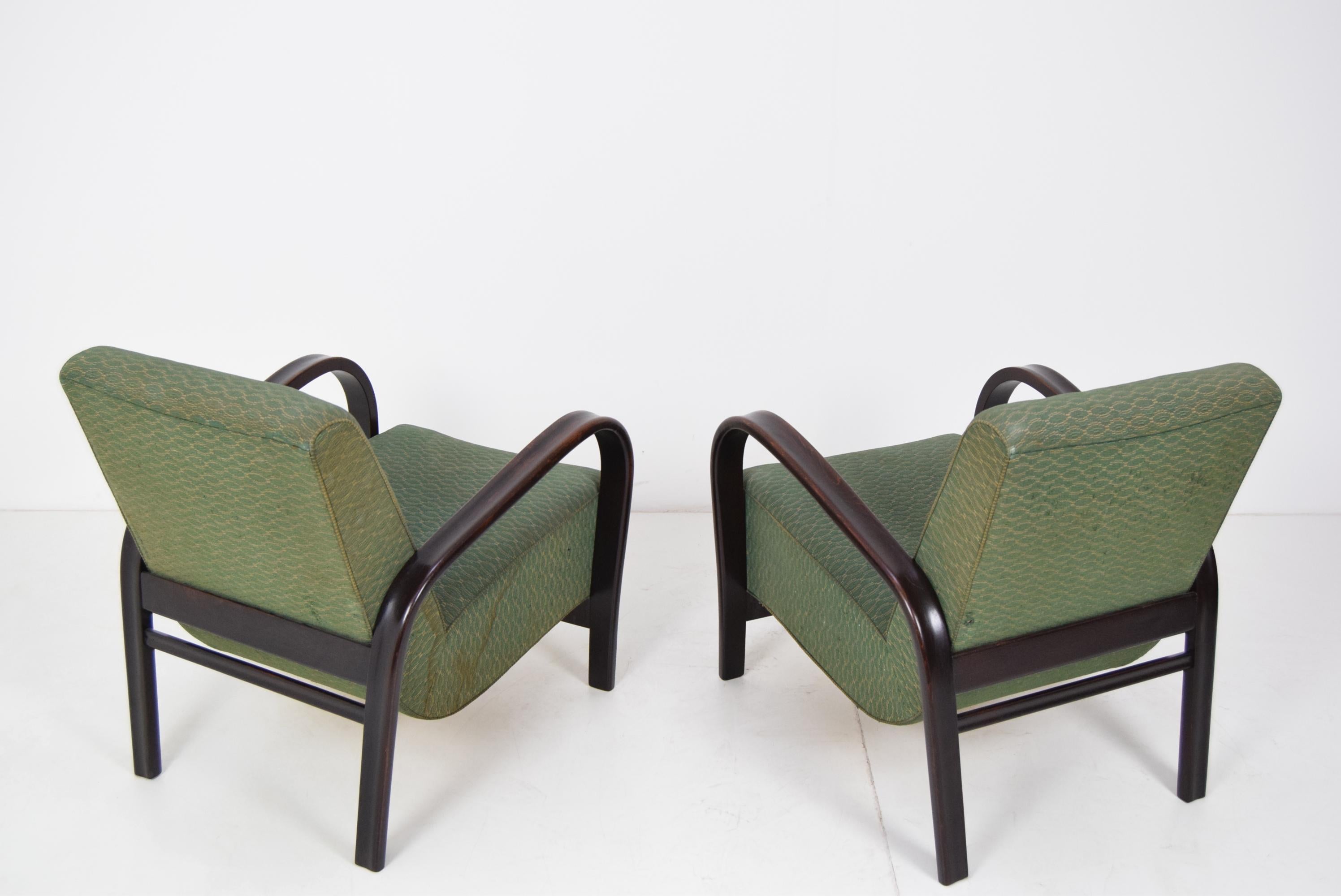 Midcentury Pair of Design Armchairs by Arch. Kropacek and Kozelka, 1950s In Fair Condition In Praha, CZ