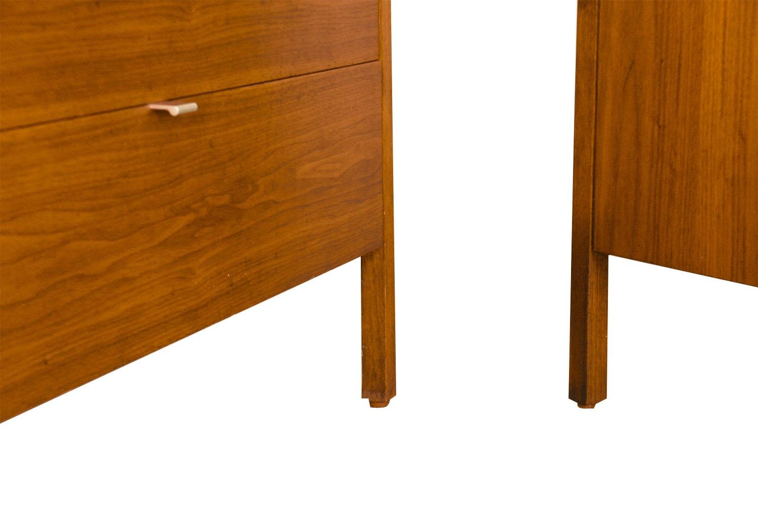 Mid-Century Pair of Florence Knoll Chests of Drawers For Sale 3