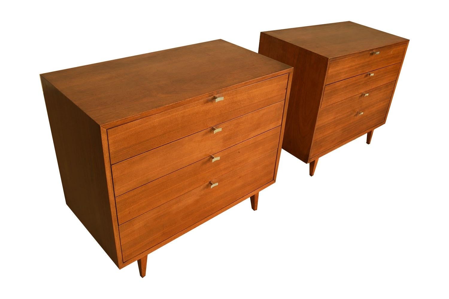 Mid-Century Pair of Florence Knoll Chests of Drawers For Sale 4