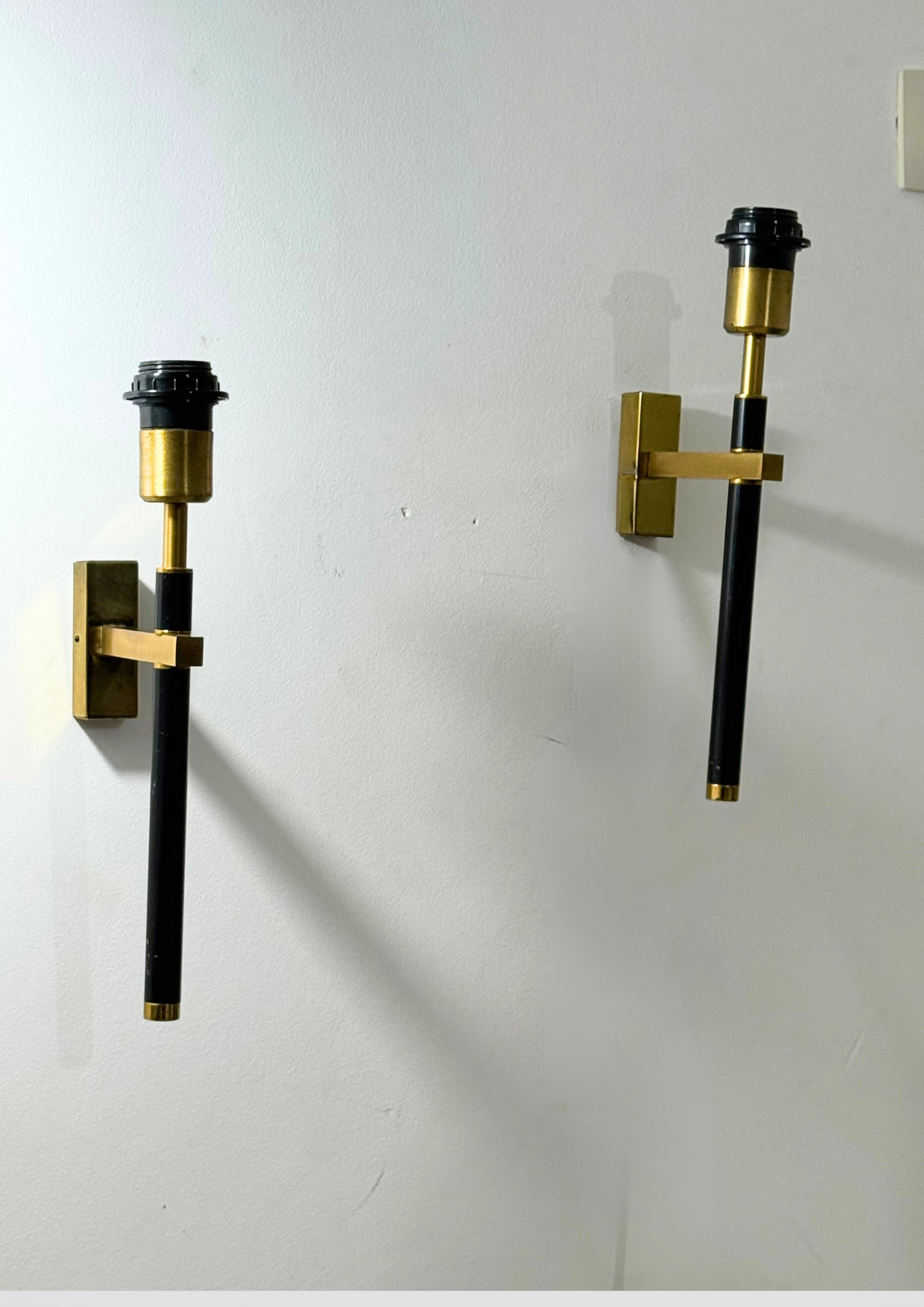 Mid-Century Pair of French Brass Wall Sconces in the manner of Maison Charles For Sale 4