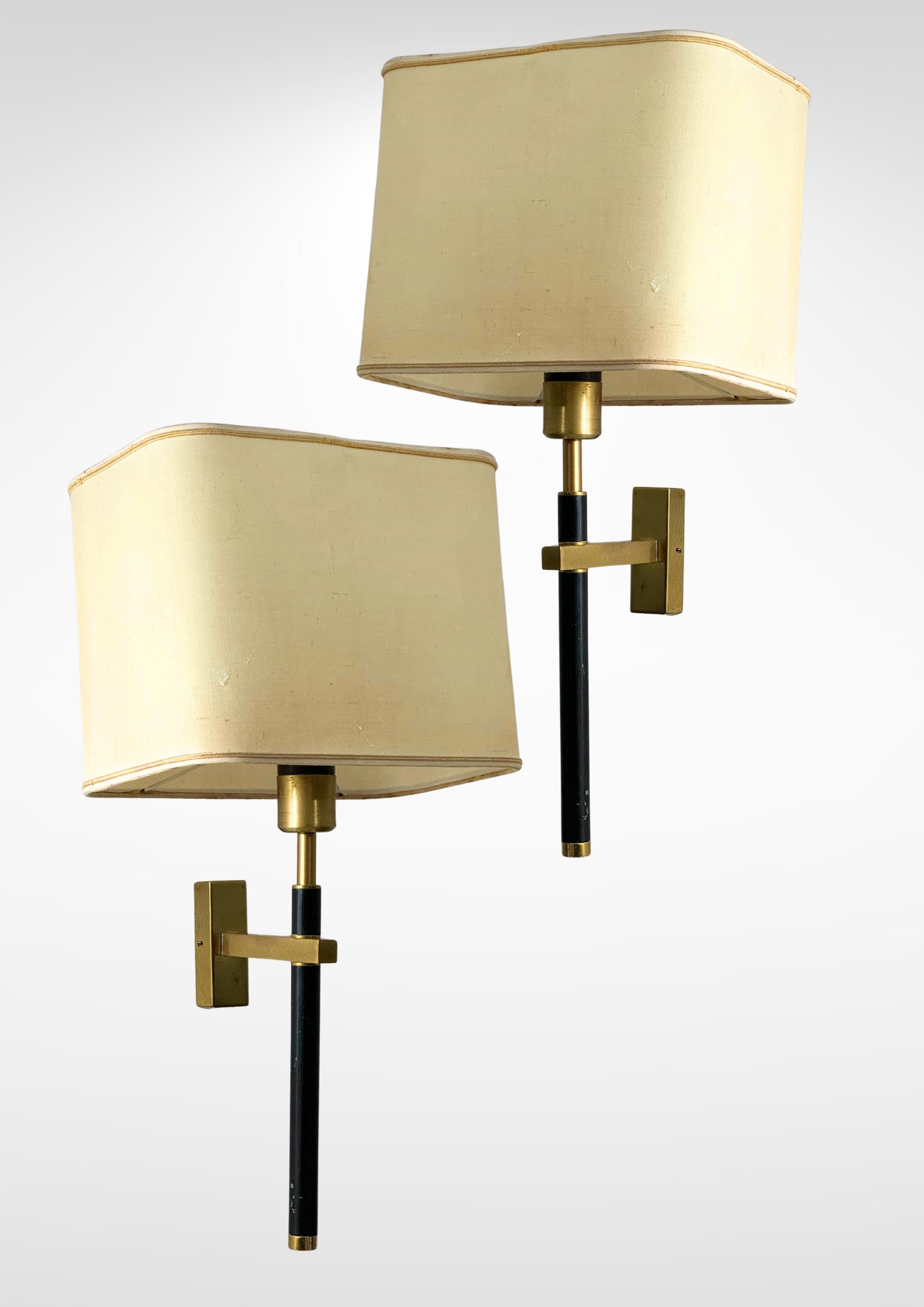 Mid-Century Pair of French Brass Wall Sconces in the manner of Maison Charles For Sale 3