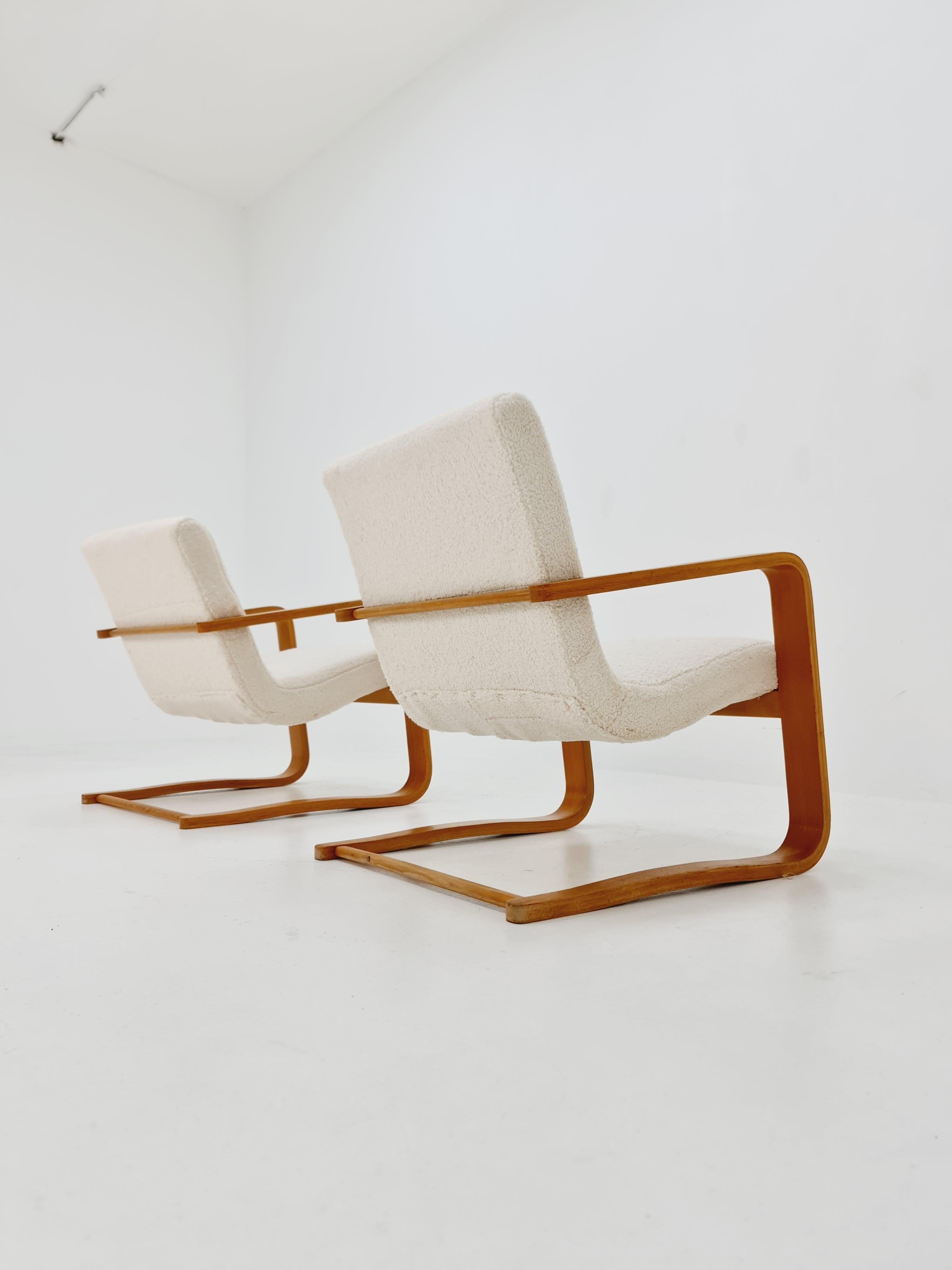 Paire de fauteuils de salon allemands du milieu du siècle dernier, bois cintré  1960s en vente 6