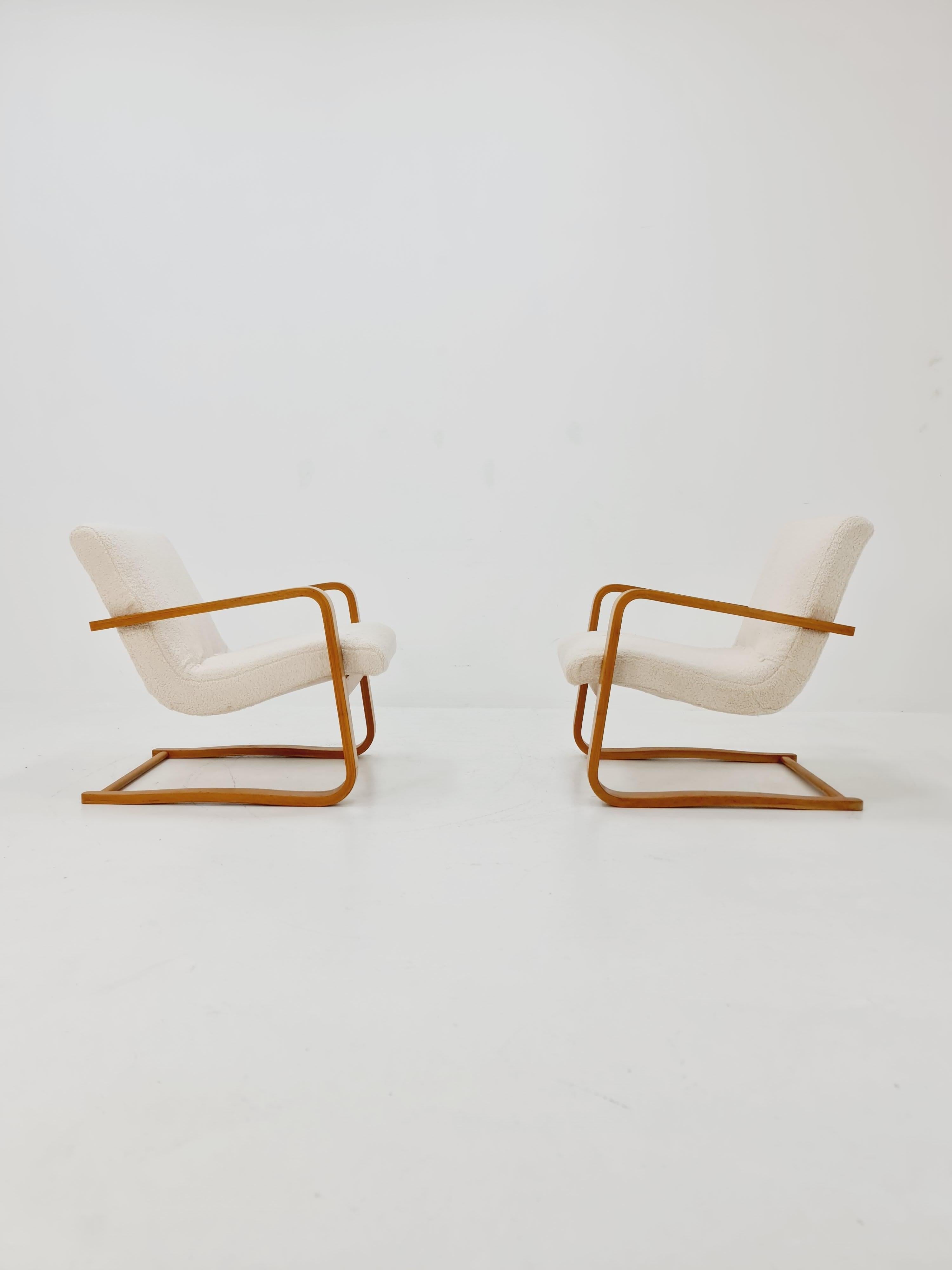 Paire de fauteuils de salon allemands du milieu du siècle dernier, bois cintré  1960s en vente 2