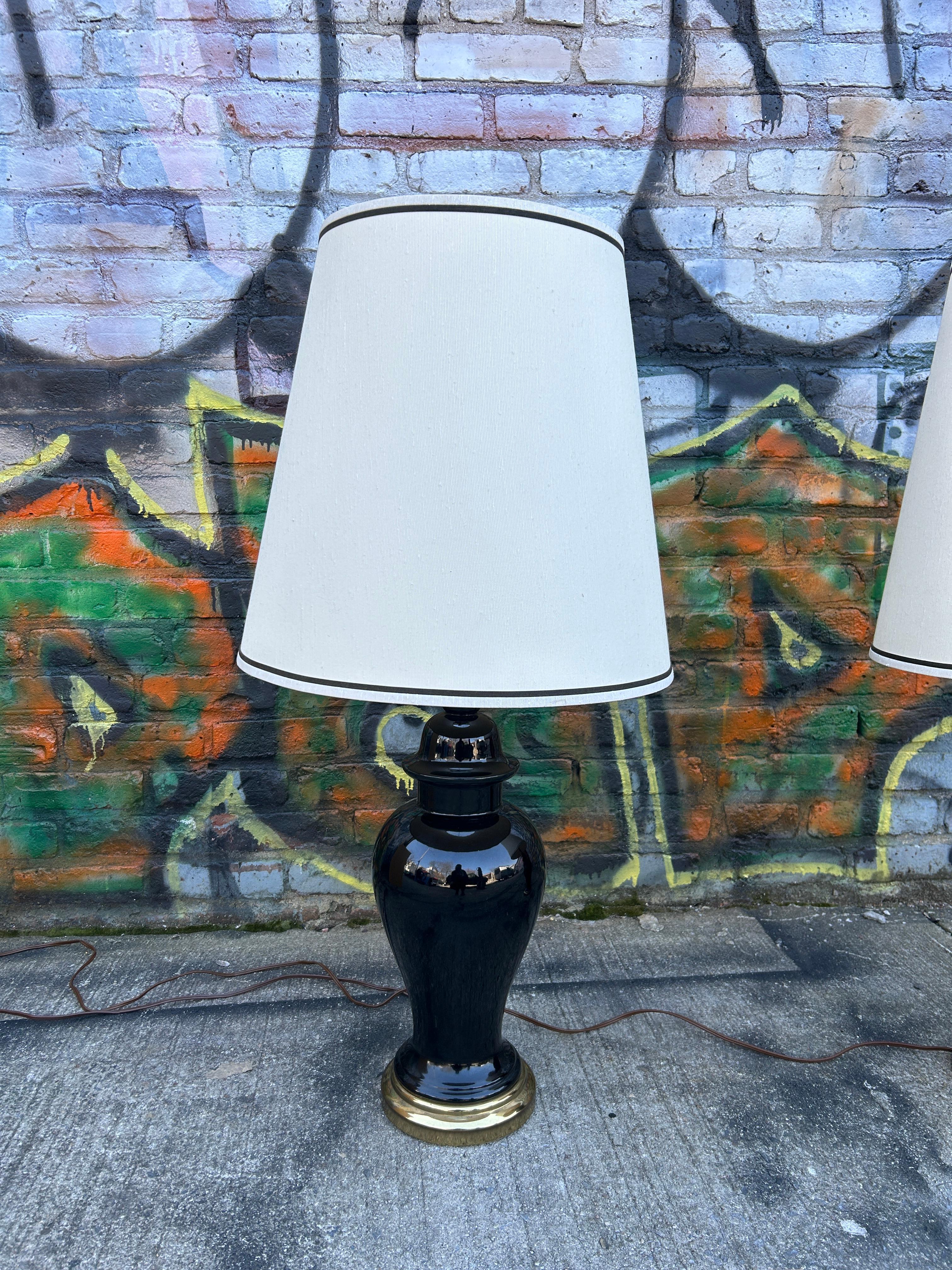 Midcentury Pair of Hollywood Regency Black Table Lamps with Shades, circa 1970 In Good Condition For Sale In BROOKLYN, NY