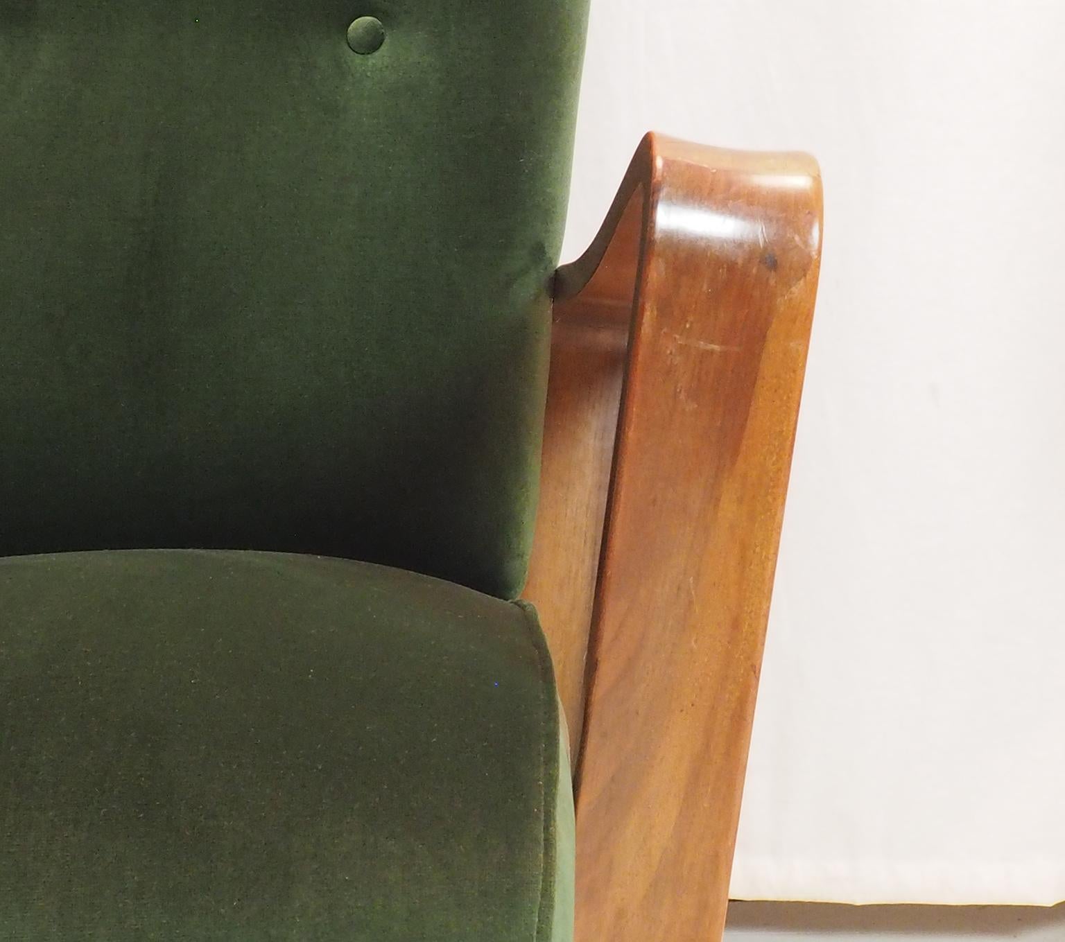 Turned Midcentury High Back Italian Green Armchairs by Pietro Lingeri, Italy 1950s For Sale