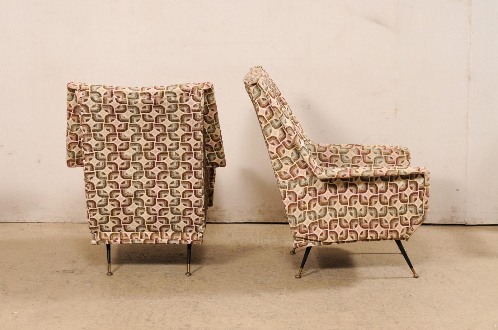 Midcentury Pair of Italian Modern-Design Wingback Chairs For Sale 3