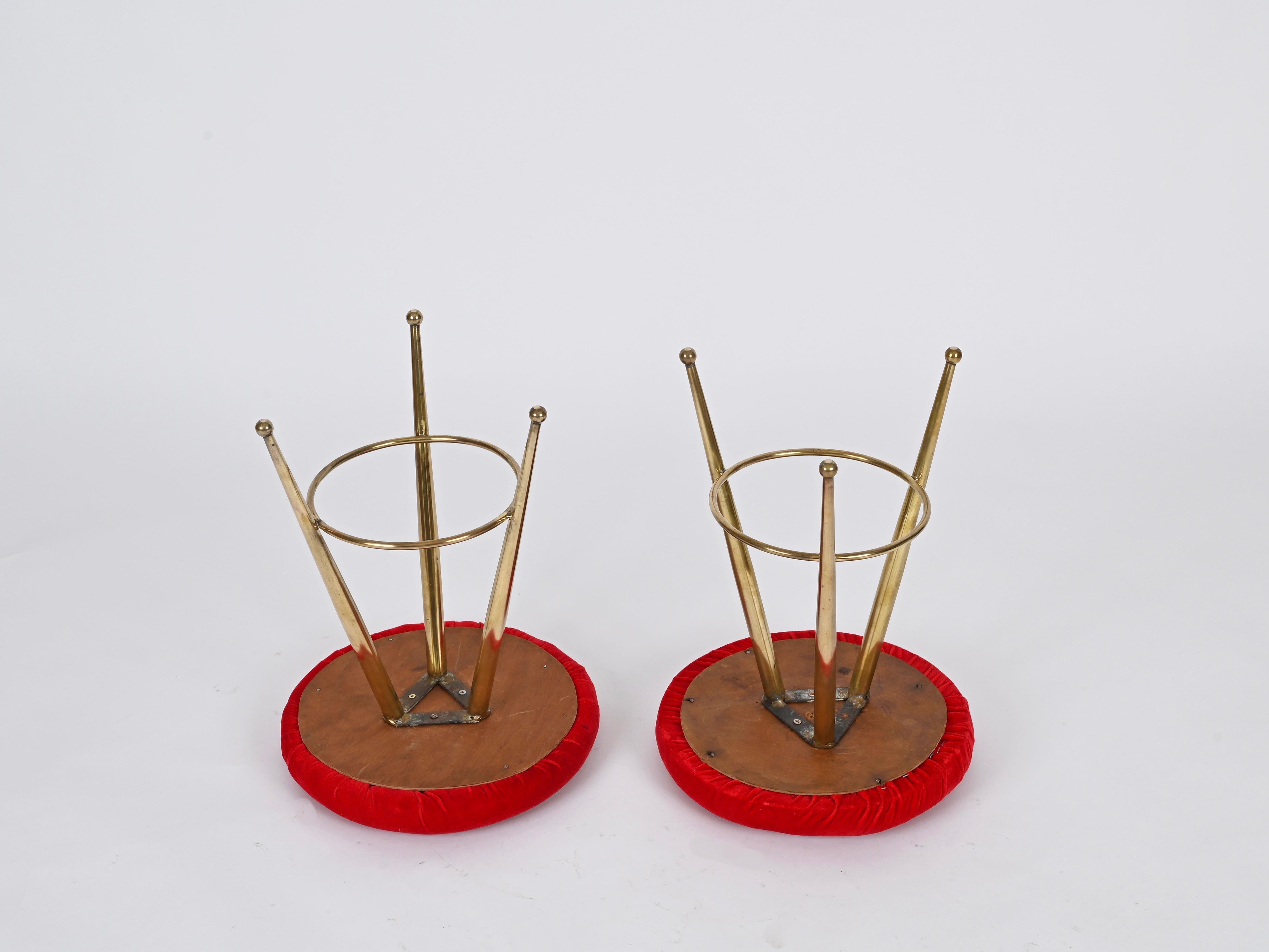 Mid-Century Pair of Italian Tripod Stools in Red Velvet and Brass, 1950s For Sale 5