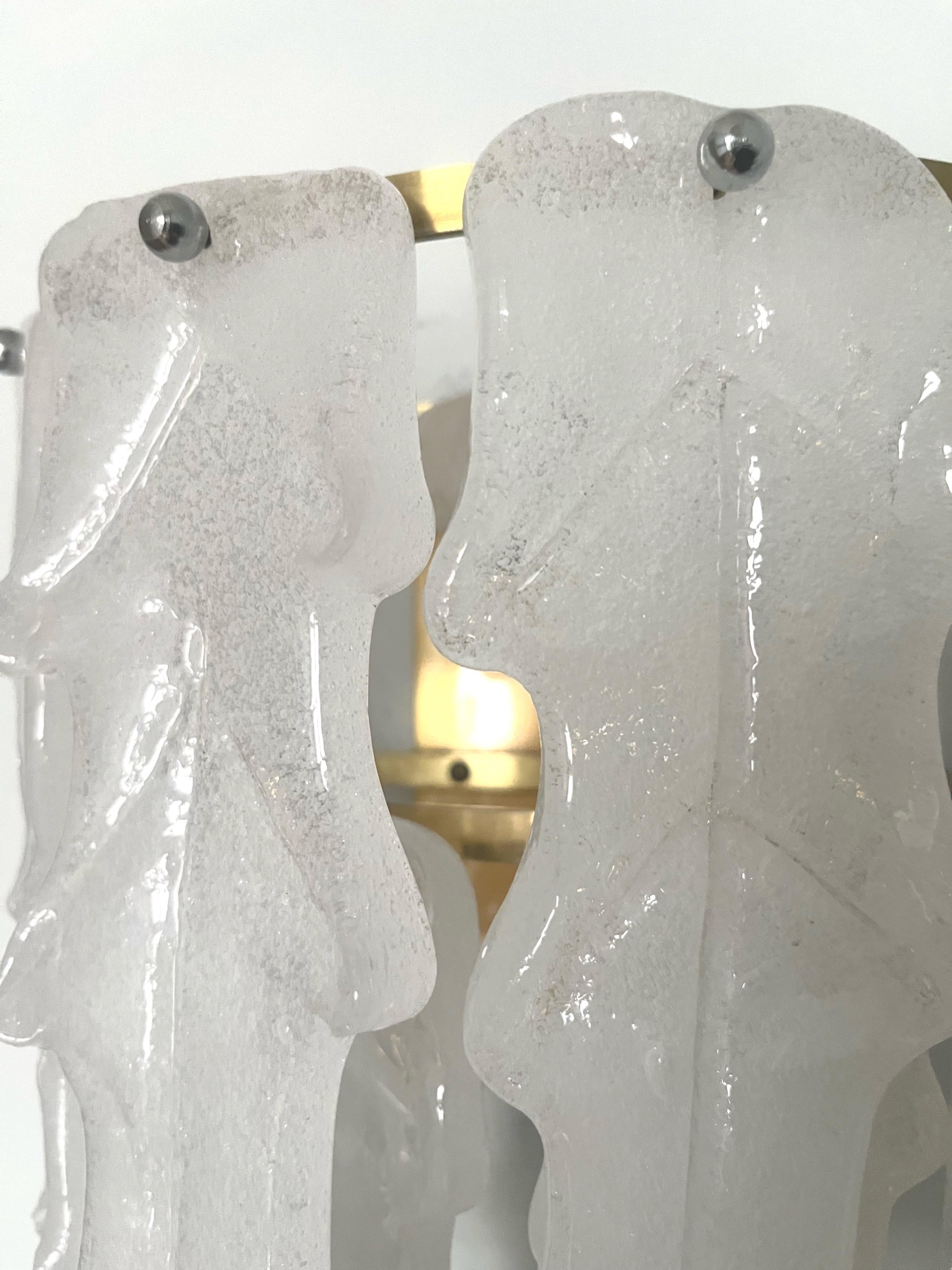 Late 20th Century Midcentury Pair of Italian White Murano Leaf Wall Sconces by Mazzega, 1970s