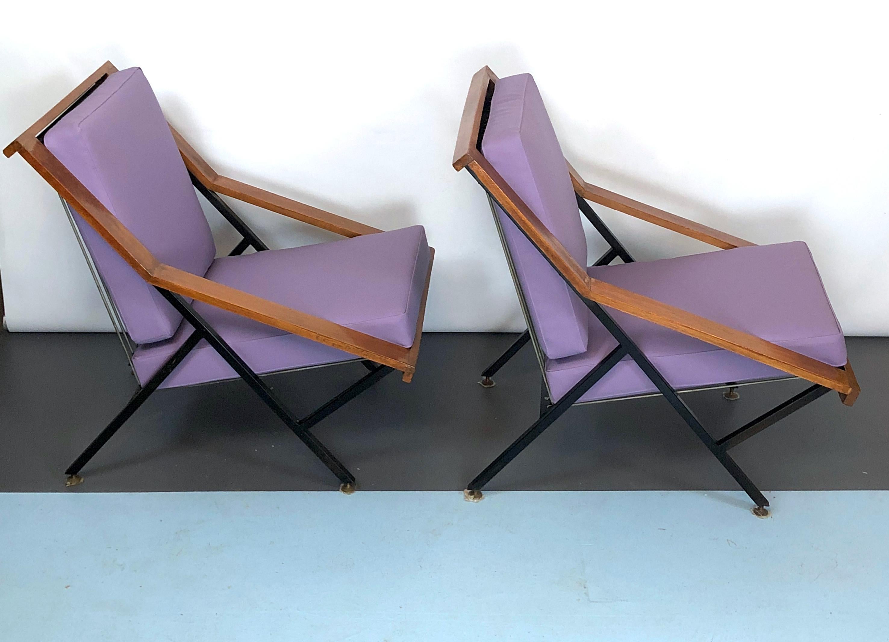 Mid-Century, Pair of Italian Wood and Metal Armchairs For Sale 6