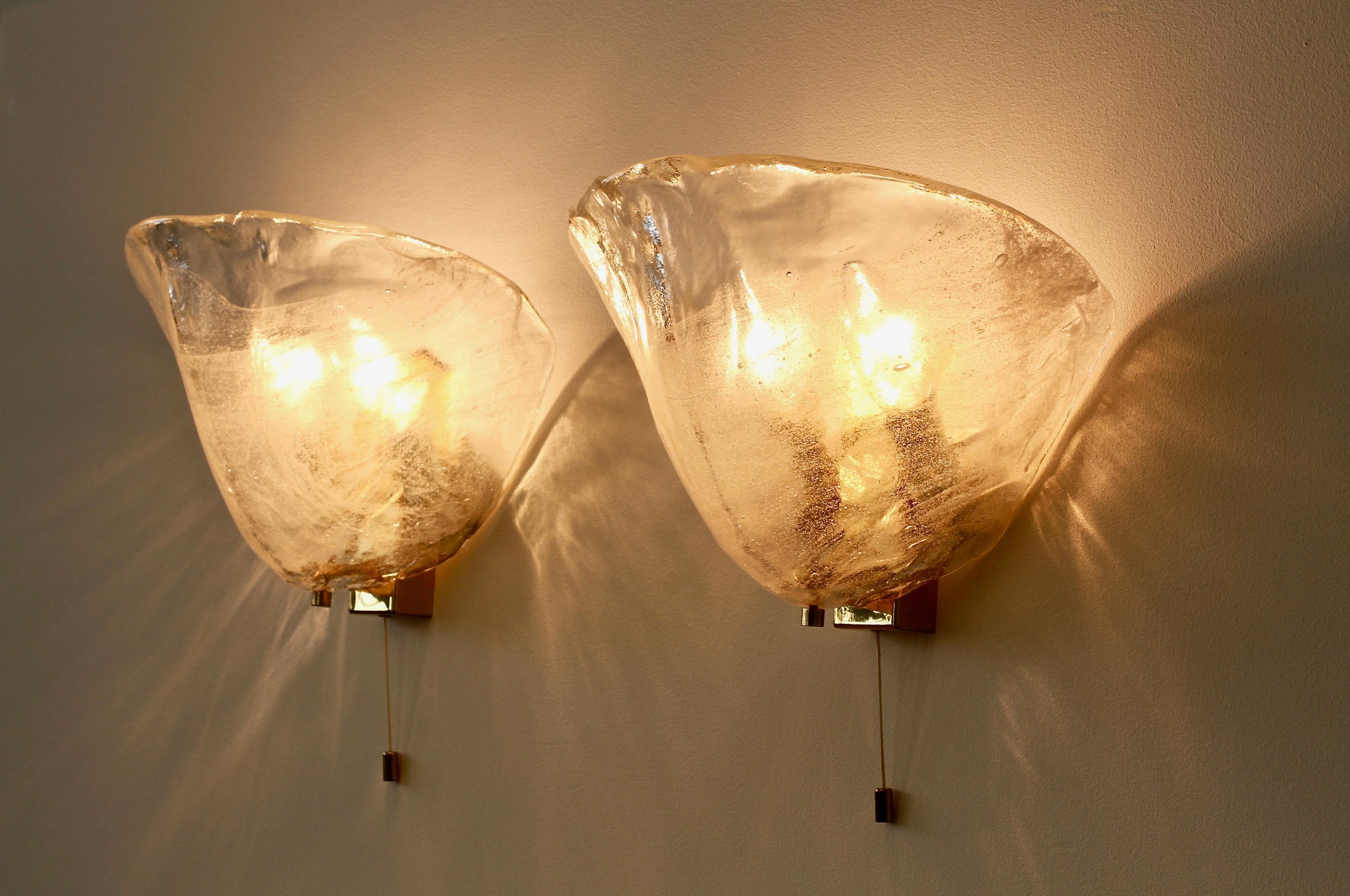 Mid-Century Pair of Kalmar 'Flower' Mazzega Glass Wall Lights or Sconces, 1960s In Good Condition In Landau an der Isar, Bayern