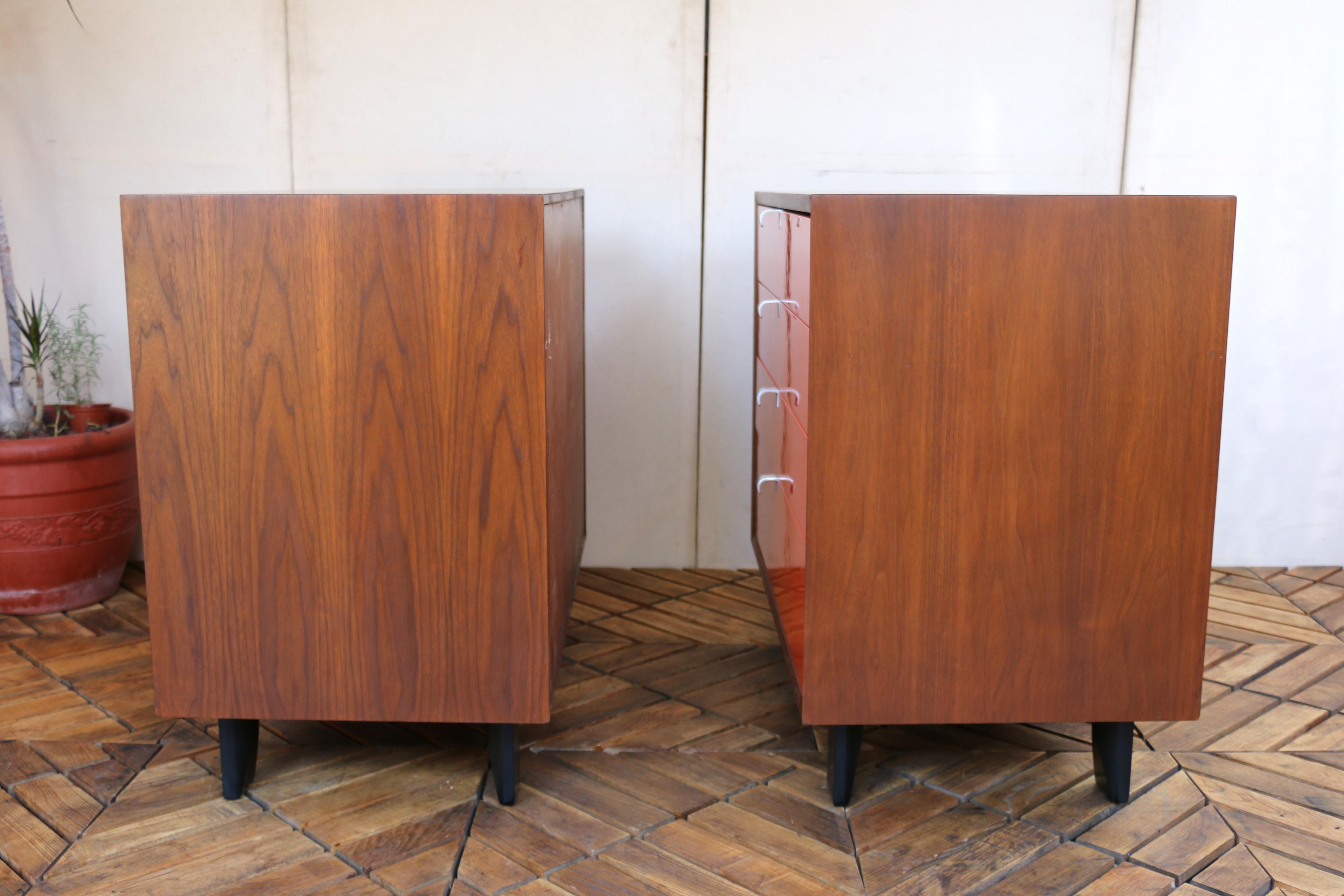 Coppia di cassettiere laccate di metà secolo George Nelson per Herman Miller in vendita 4