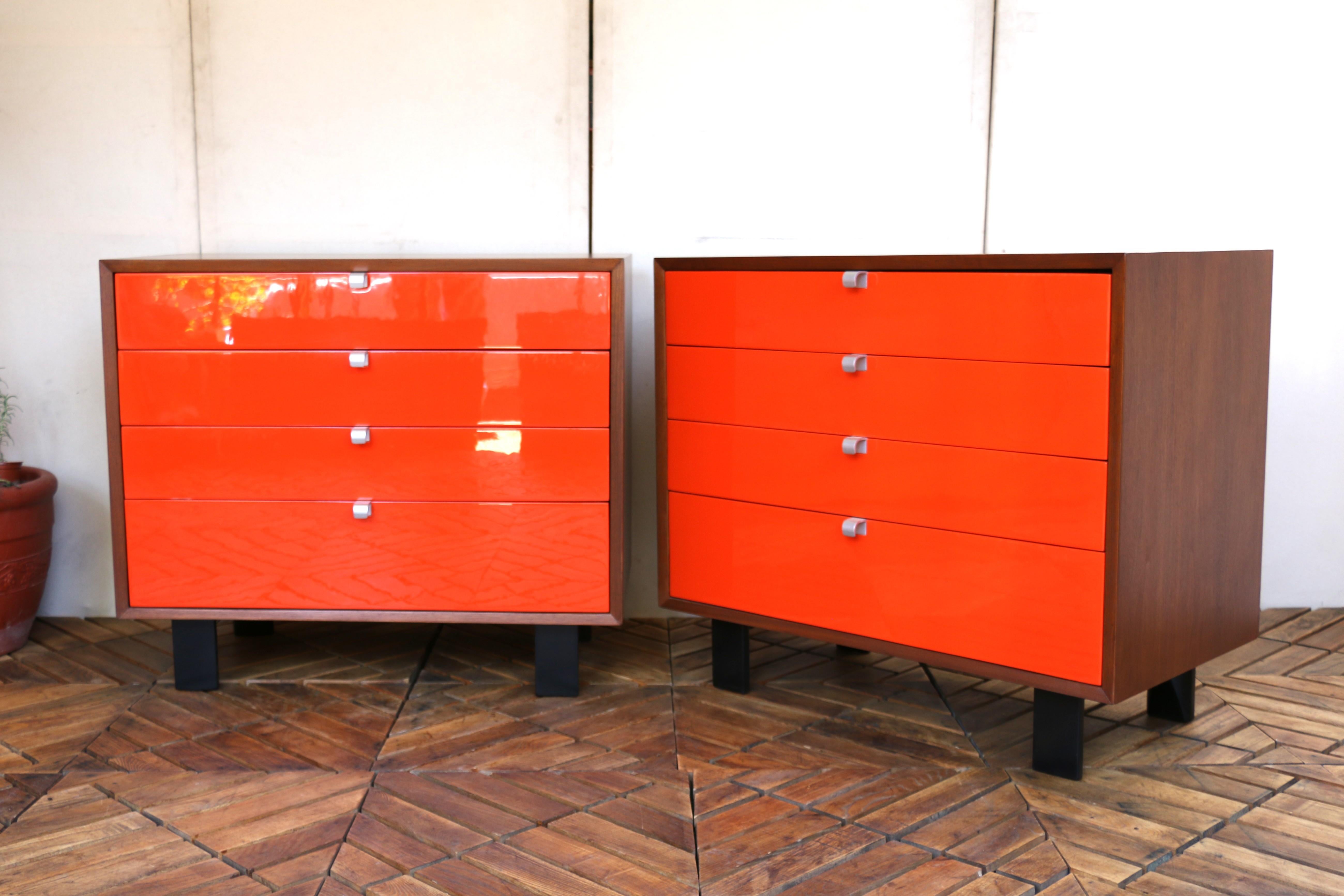 Mid-Century moderno Coppia di cassettiere laccate di metà secolo George Nelson per Herman Miller in vendita