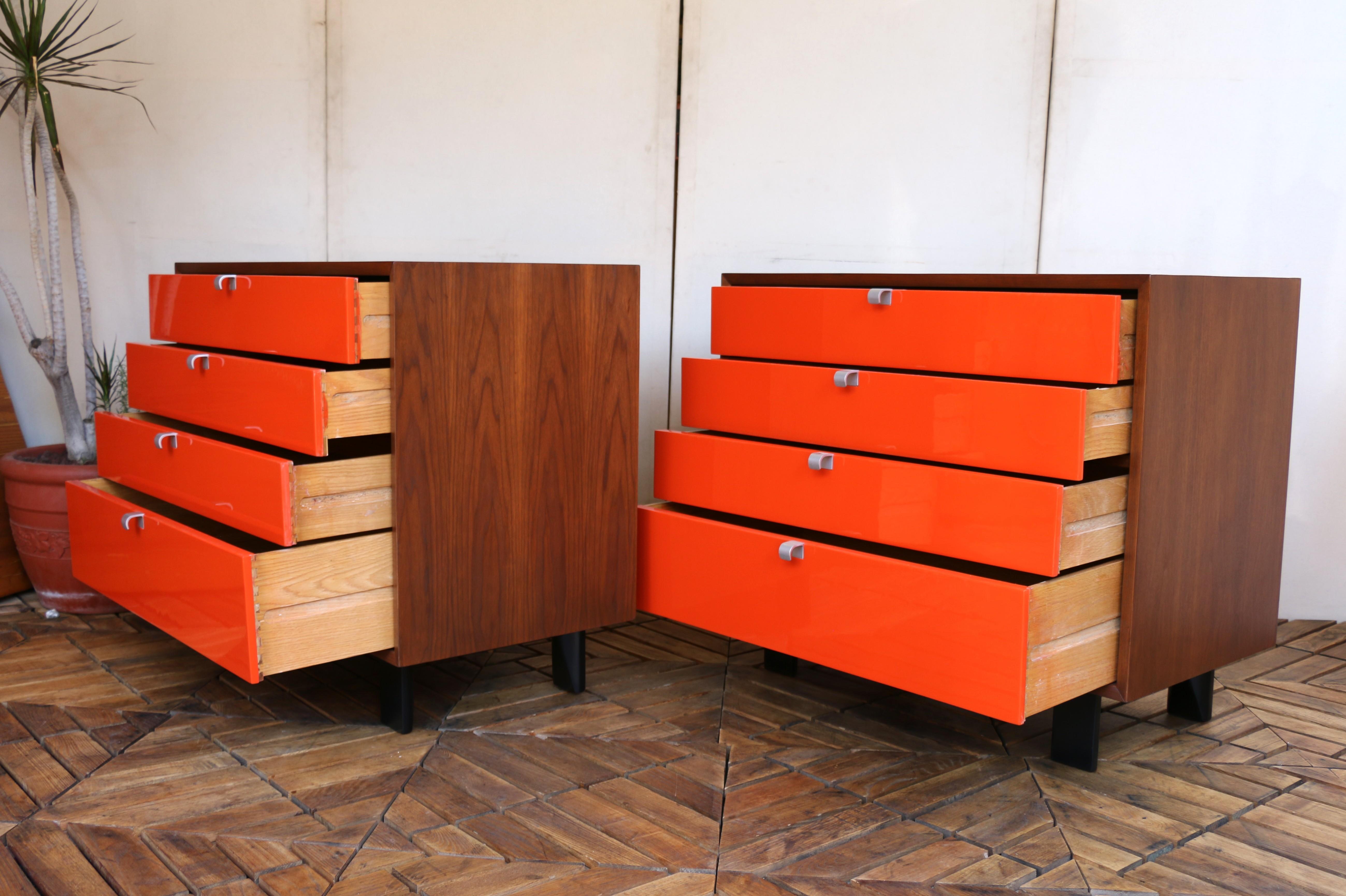 Coppia di cassettiere laccate di metà secolo George Nelson per Herman Miller In condizioni buone in vendita a North Hollywood, CA