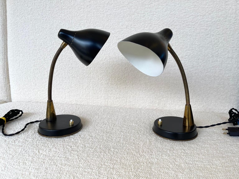 Mid Century Pair of Lamps Lacquered Metal and Brass by Stilnovo, Italy, 1950s In Good Condition For Sale In SAINT-OUEN, FR
