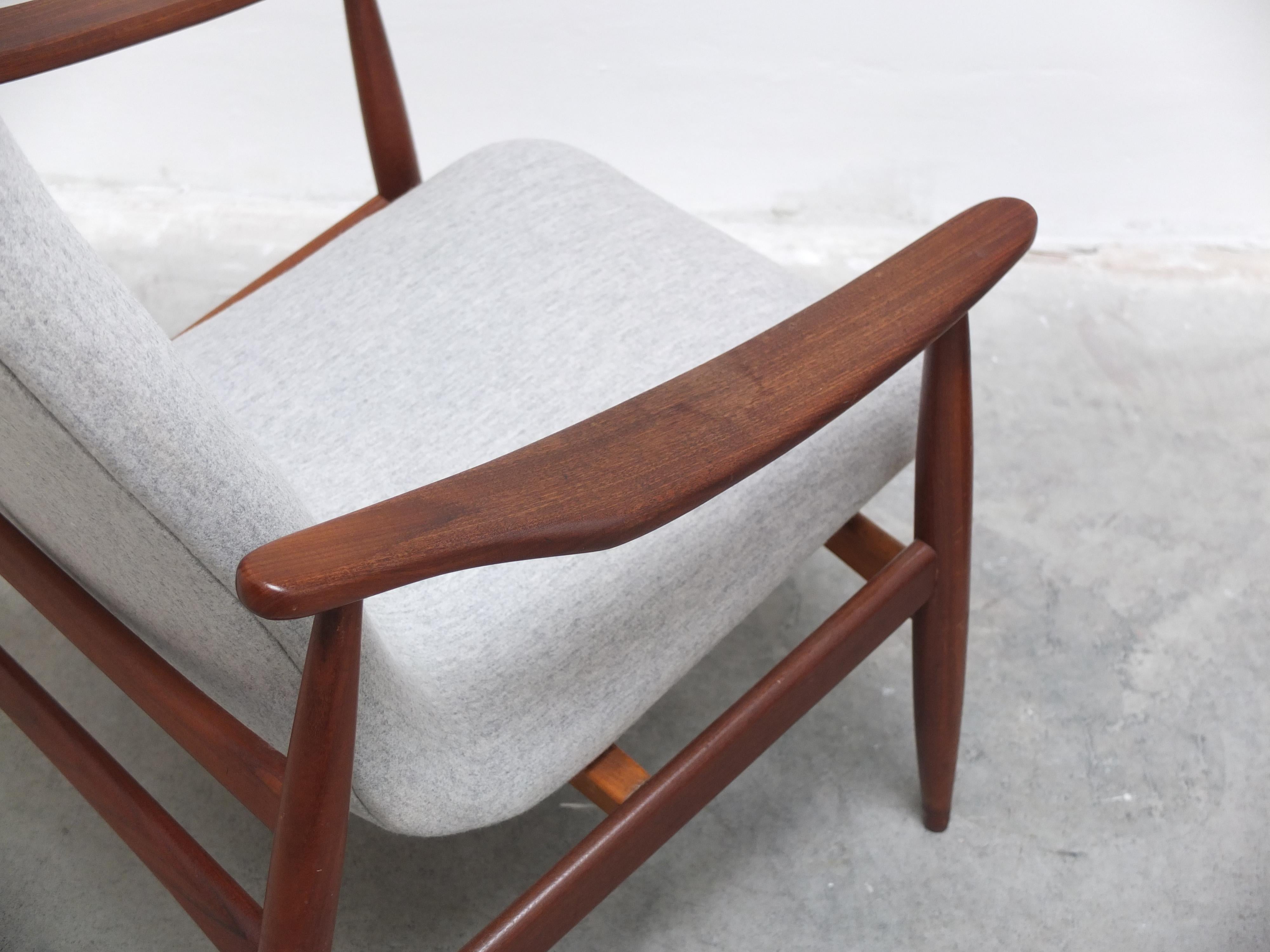 Midcentury Pair of Lounge Chairs by Louis Van Teeffelen for Wébé, 1960s 5