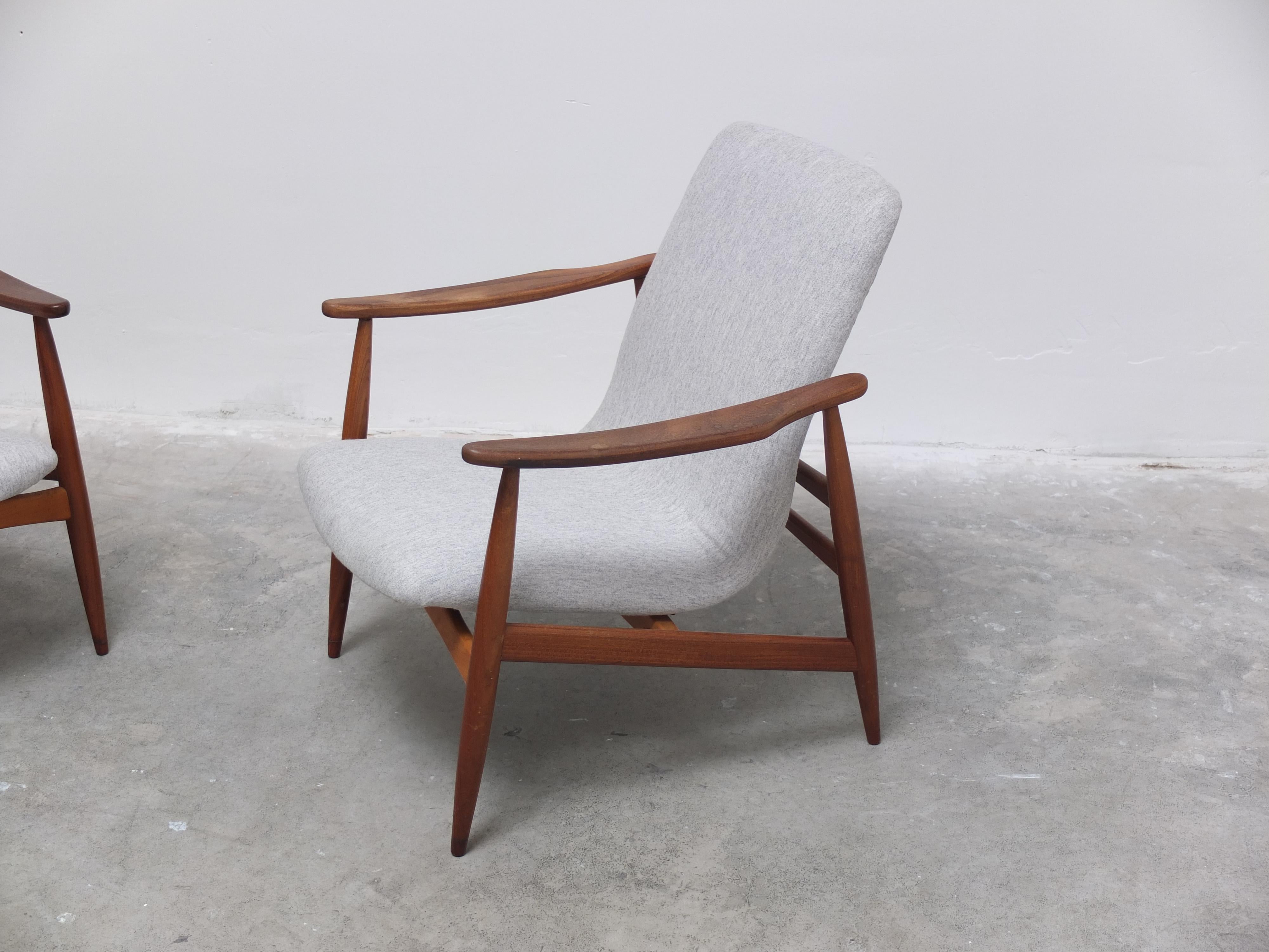 Midcentury Pair of Lounge Chairs by Louis Van Teeffelen for Wébé, 1960s 1