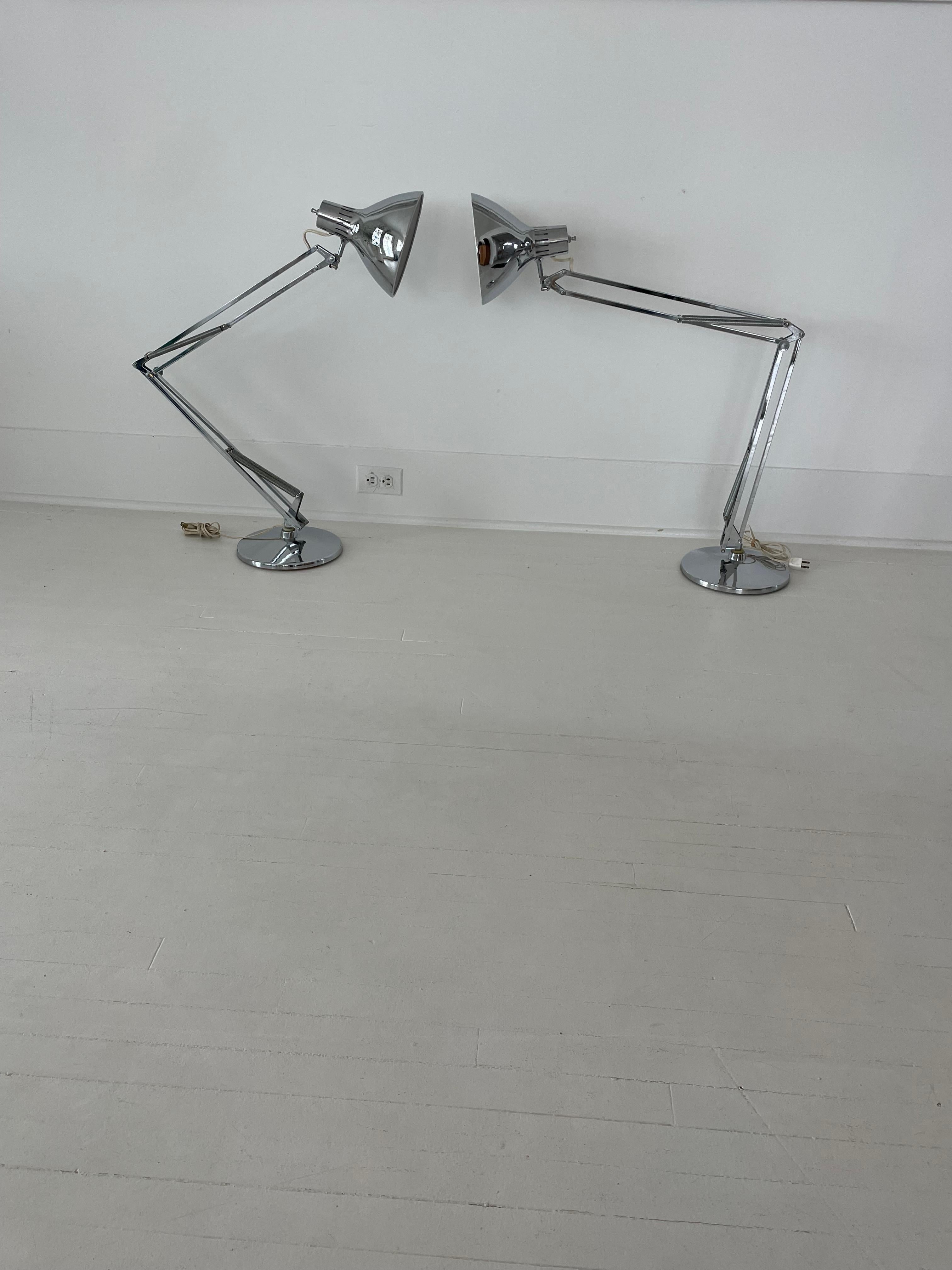 Paire de lampes de table Luxo en chrome du milieu du siècle dernier en vente 6