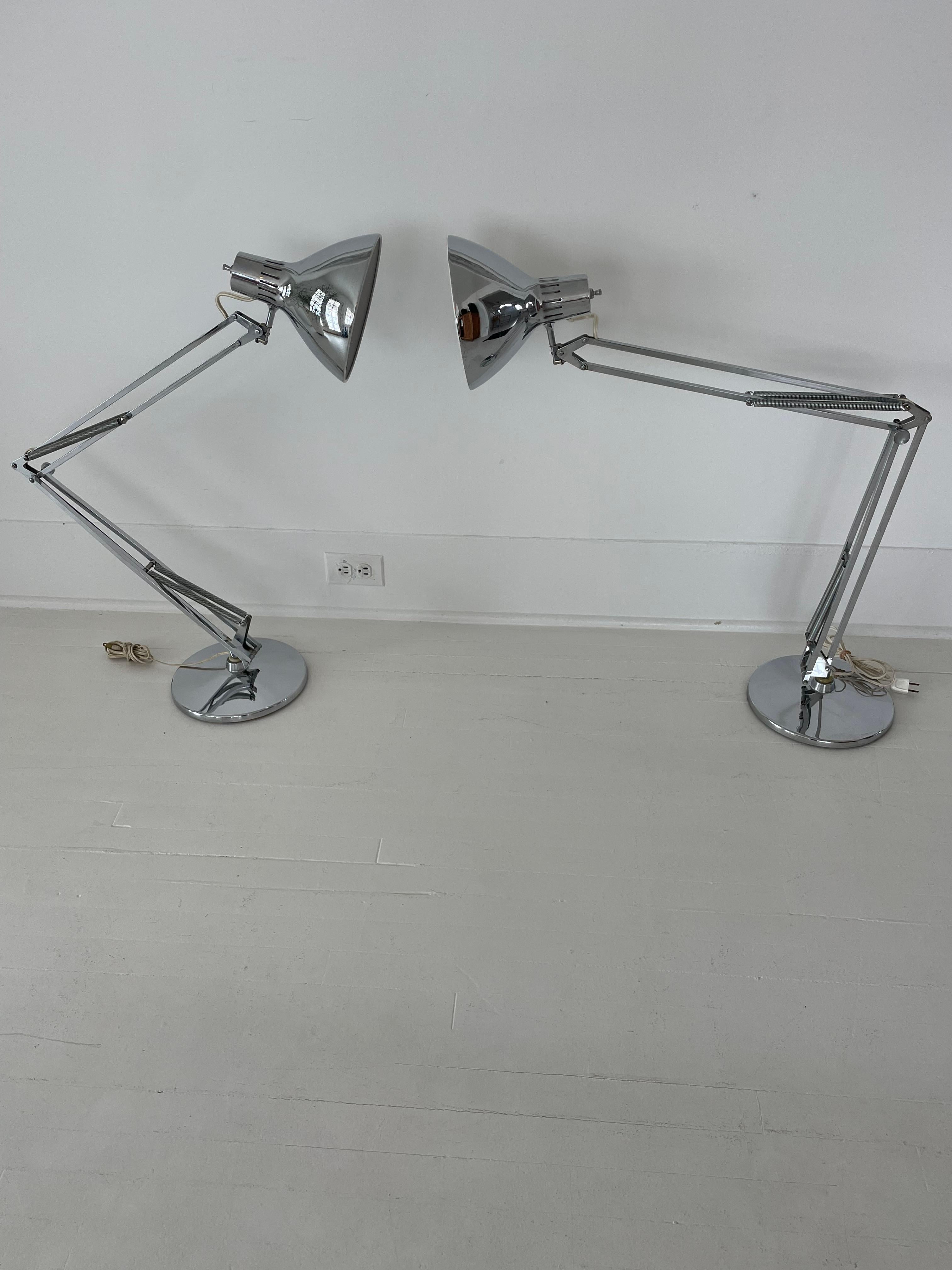 Paire de lampes de table Luxo en chrome du milieu du siècle dernier en vente 8